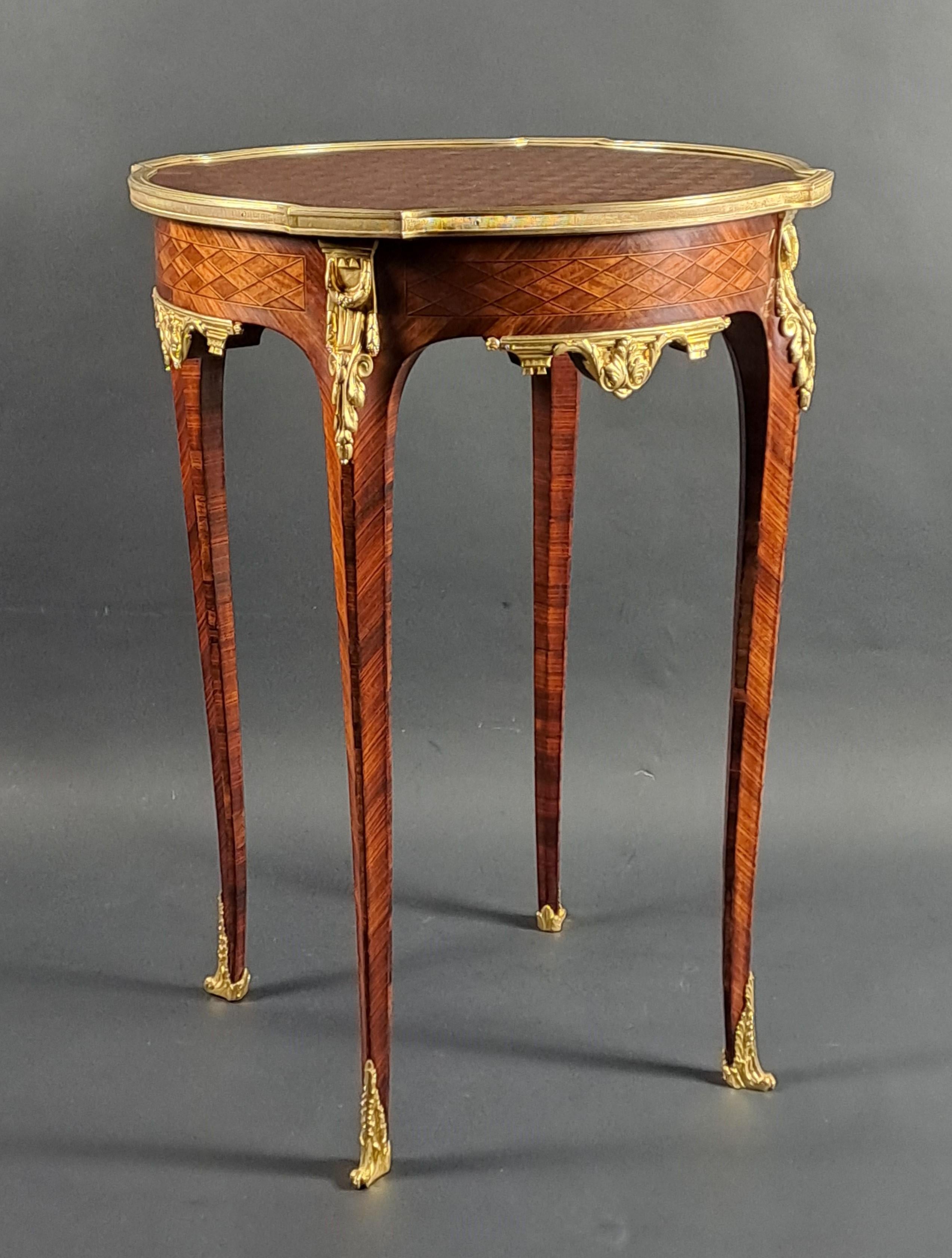 Transitional Style Marquetry And Gilt Bronze Side Table/Gueridon Table en vente 4