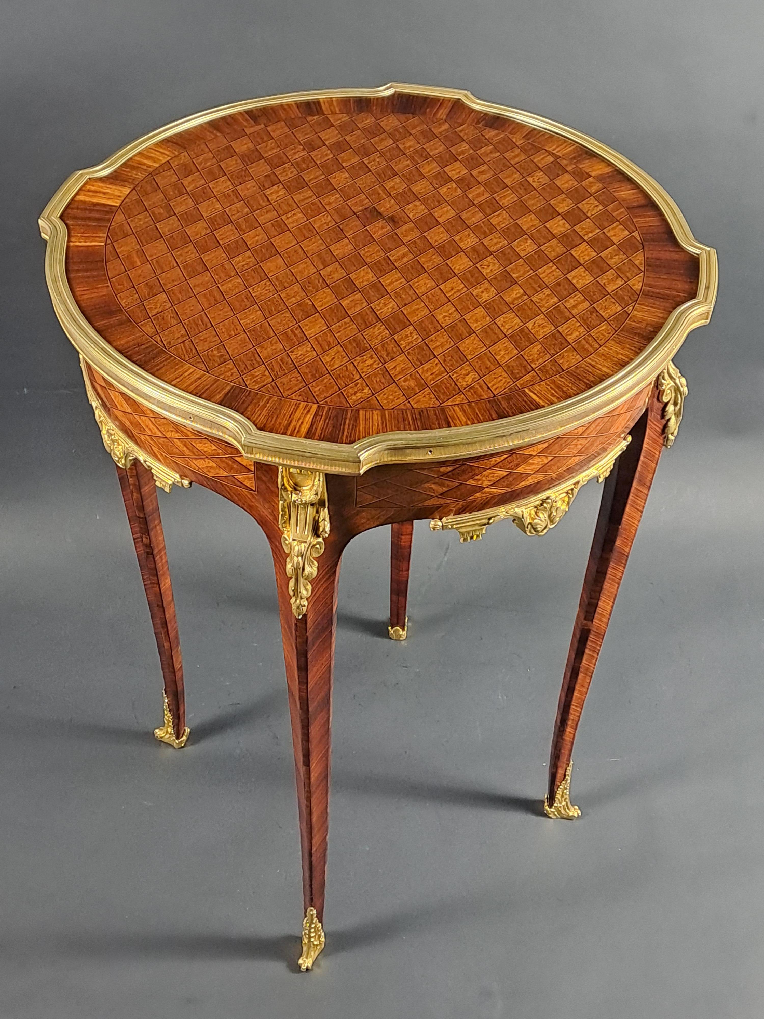 Doré Transitional Style Marquetry And Gilt Bronze Side Table/Gueridon Table en vente