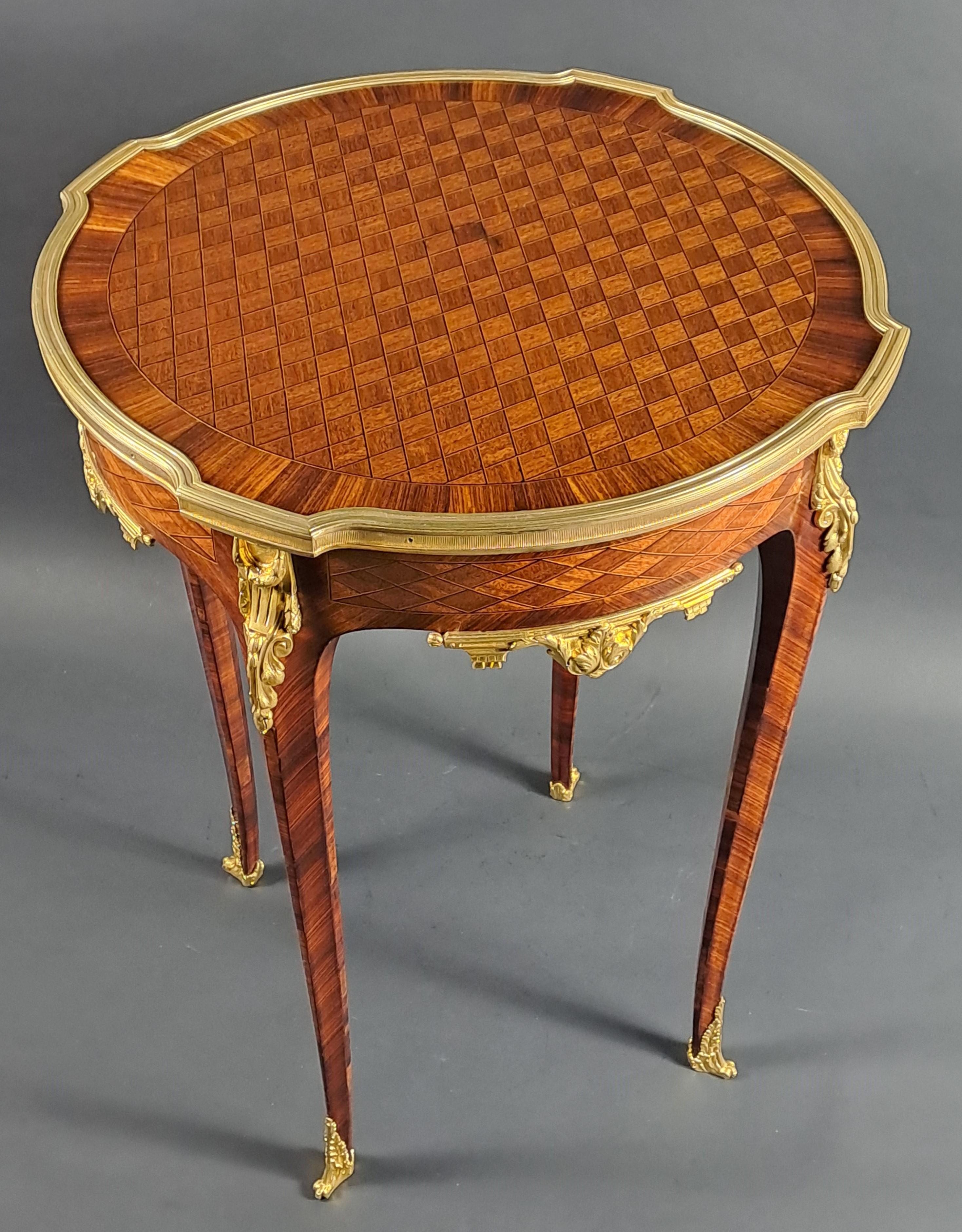 Transitional Style Marquetry And Gilt Bronze Side Table/Gueridon Table en vente 2