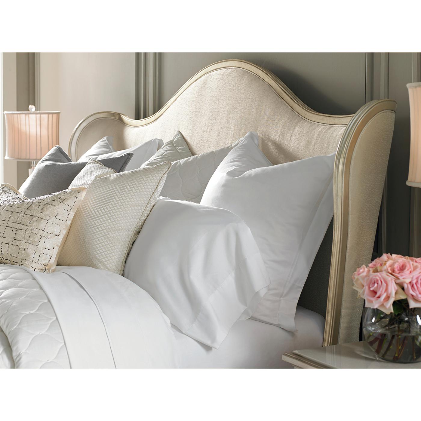 Transitional Style Upholstered King Bed (Moderne) im Angebot
