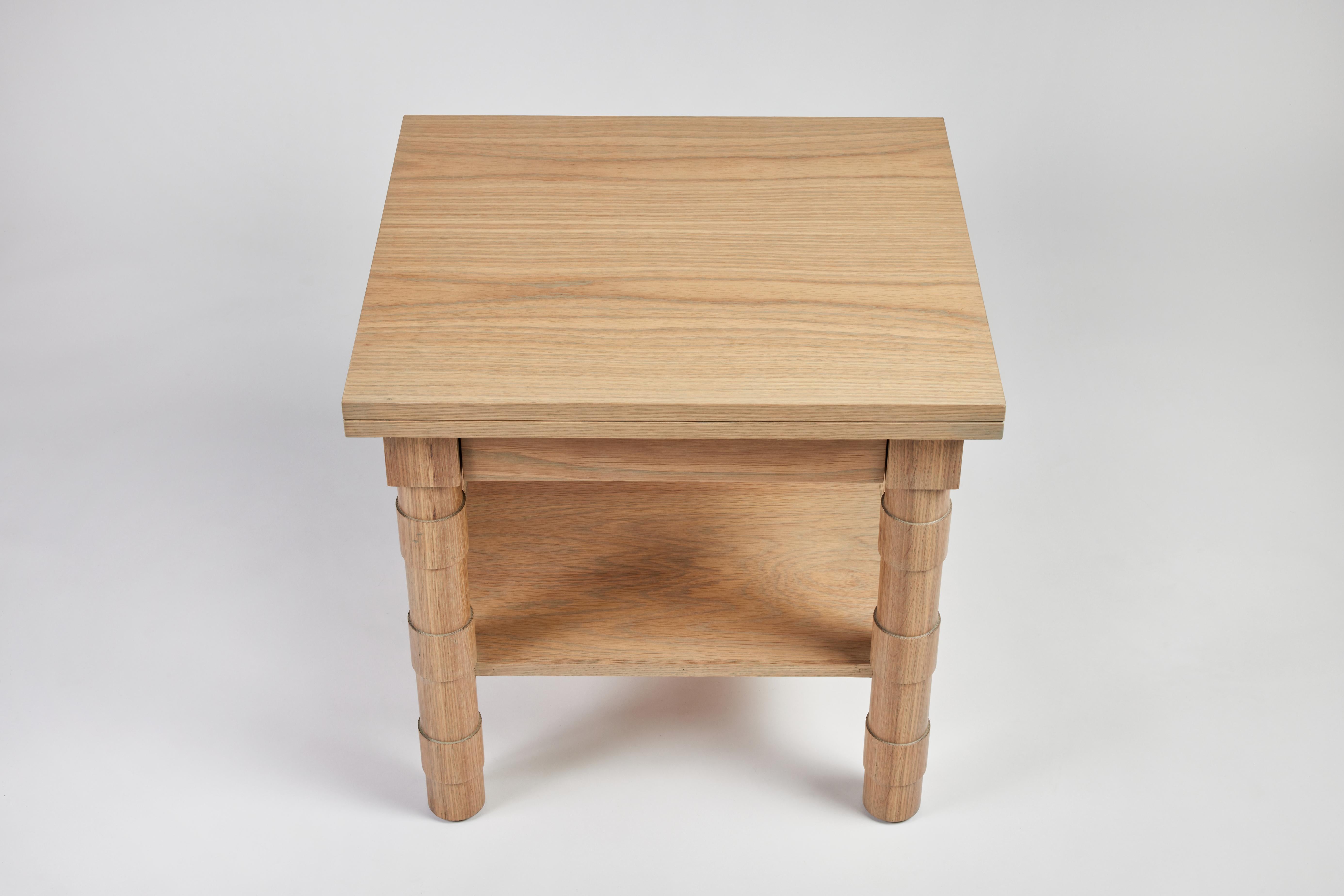 Transitional Turned Leg Jenks Side Table in Oak by Martin and Brockett In New Condition For Sale In Los Angeles, CA
