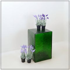 Translucent bottle green acrylic pedestal - 20th Century