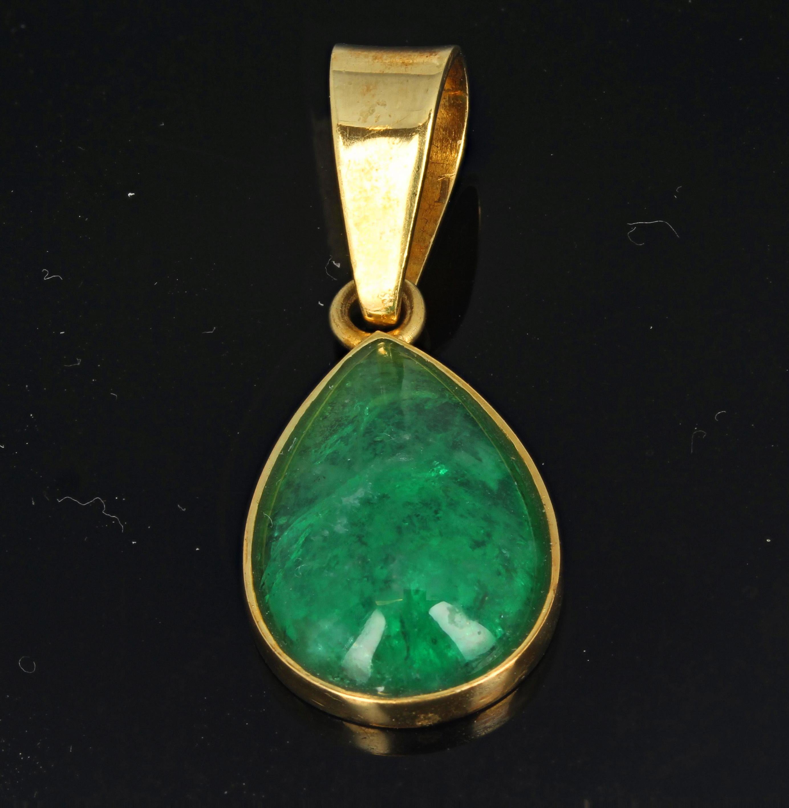 Translucent Glowing Emerald Gold Pendant 1
