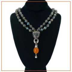 Collar de dos vueltas de labradorita translúcida con colgante de dragón