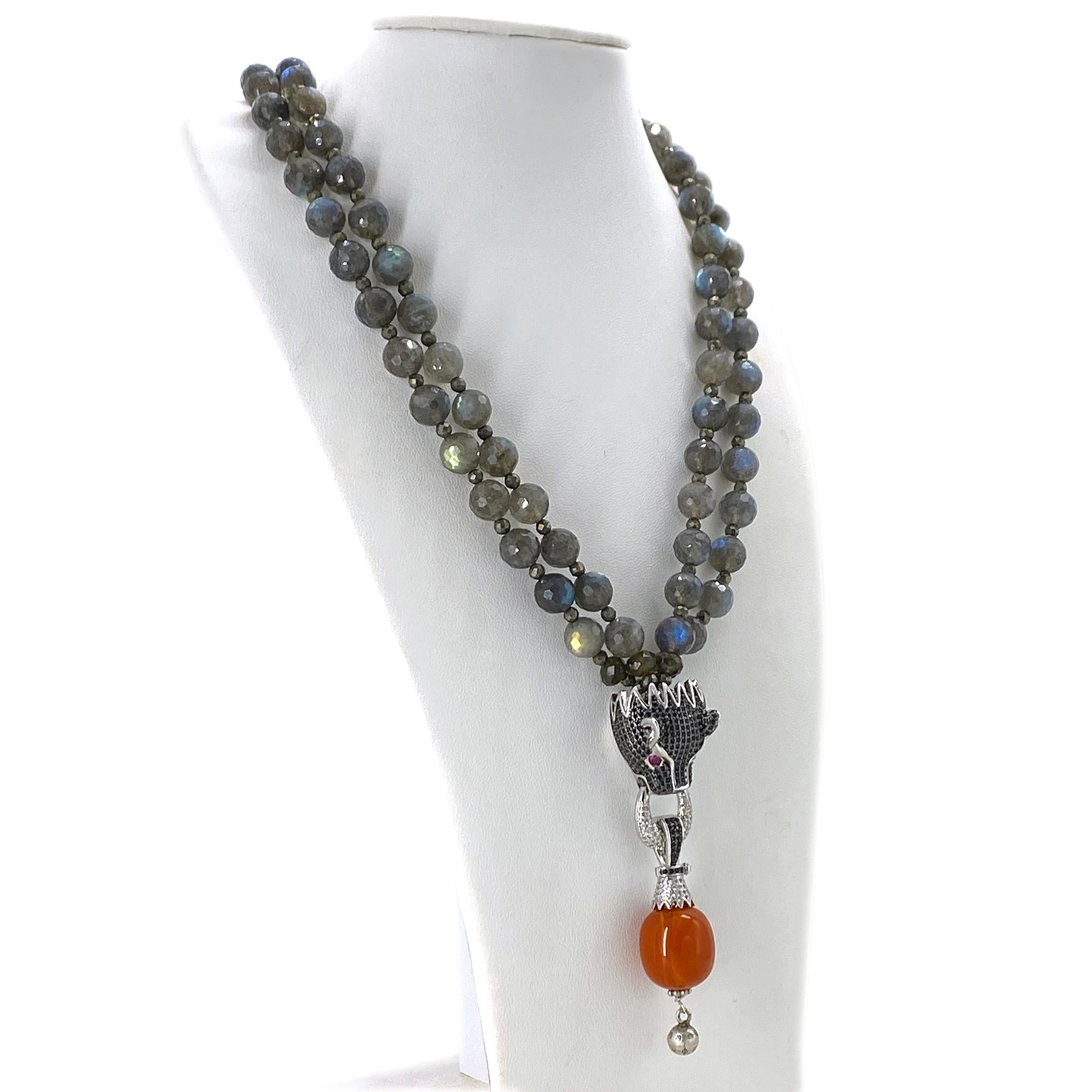 Collana a doppio filo di labradorite traslucida con ciondolo a forma di drago in vendita 1