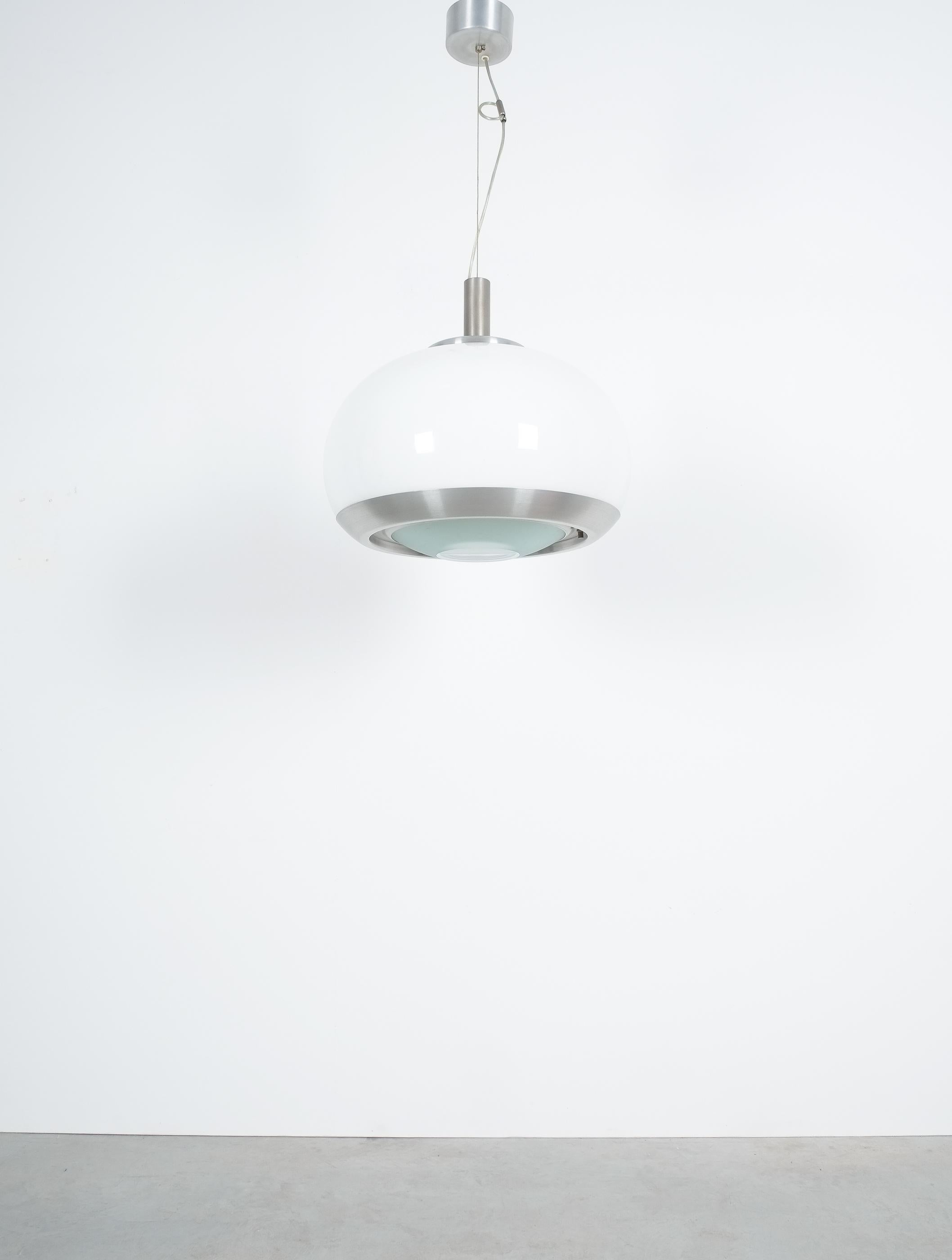 Transluzente Optische Glas-Hängelampe Lumi Italien , um 1975 im Zustand „Gut“ im Angebot in Vienna, AT