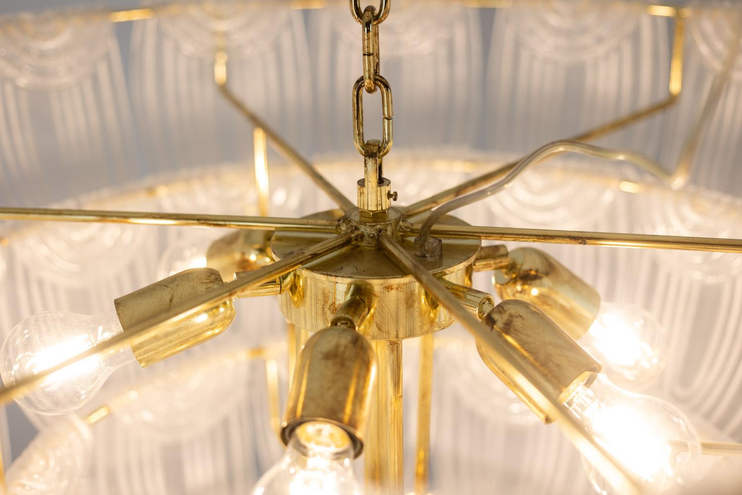 Durchscheinender Kronleuchter aus weißem Murano-Glas. Italien, zeitgenössisches Werk. im Angebot 2