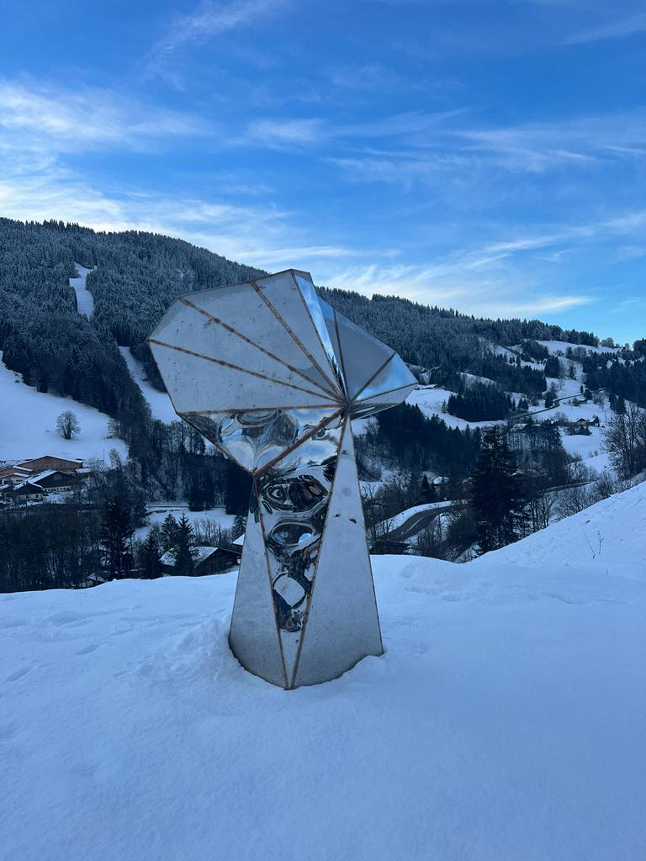 Transmissionsskulptur aus geschweißtem, hochglanzpoliertem Edelstahl von Julian Mayor (Britisch) im Angebot