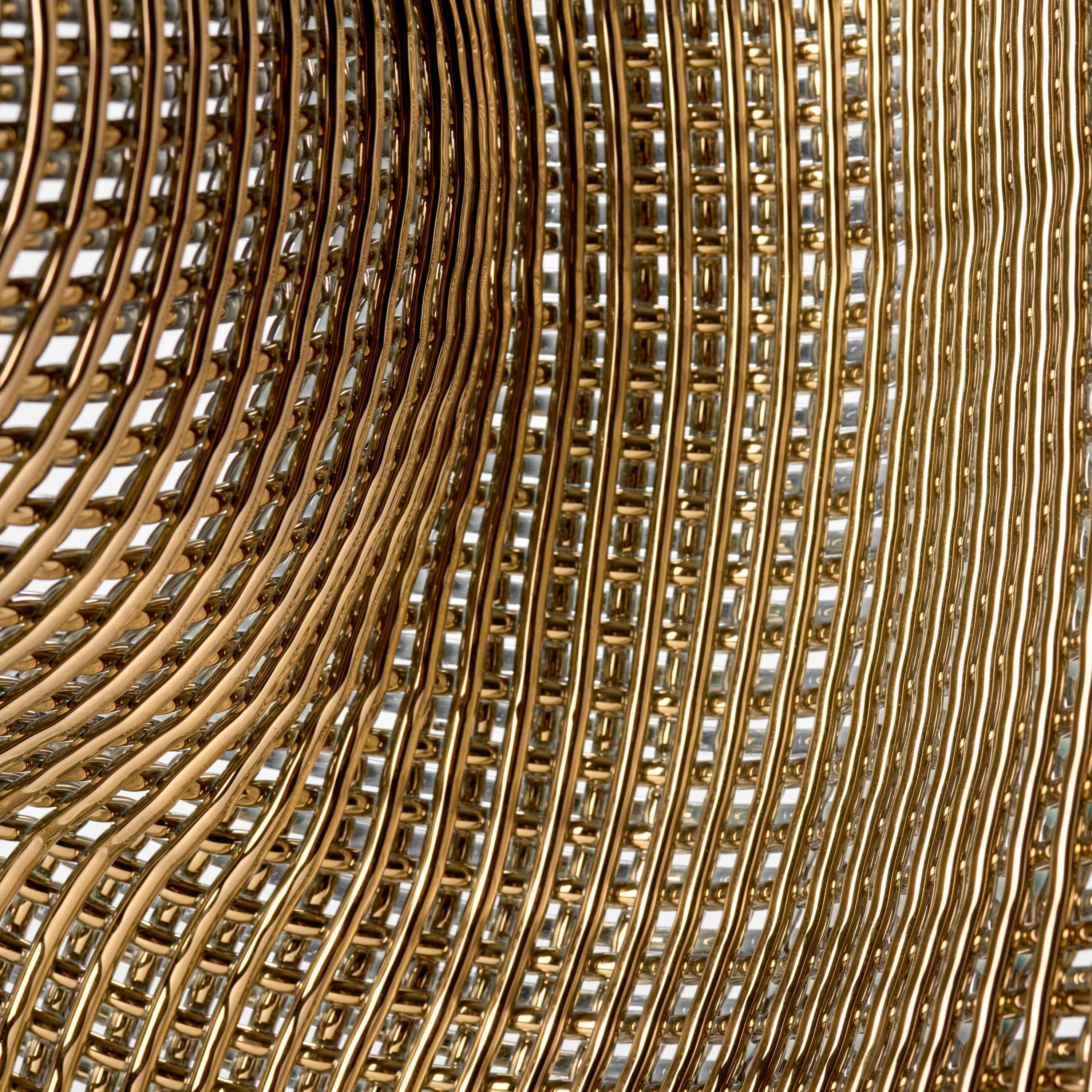 Transmittance I, una scultura in piedi in vetro intrecciato d'oro di Cathryn Shilling In condizioni Nuovo in vendita a London, GB