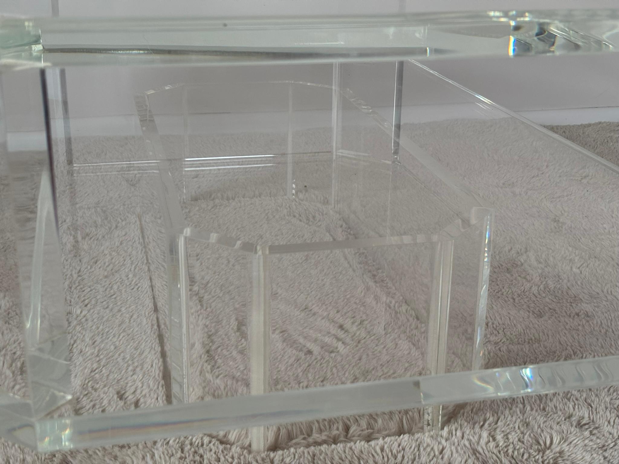 Transparent Acrylic Glass Coffee Table In Good Condition For Sale In Radomsko, Województwo łódzkie