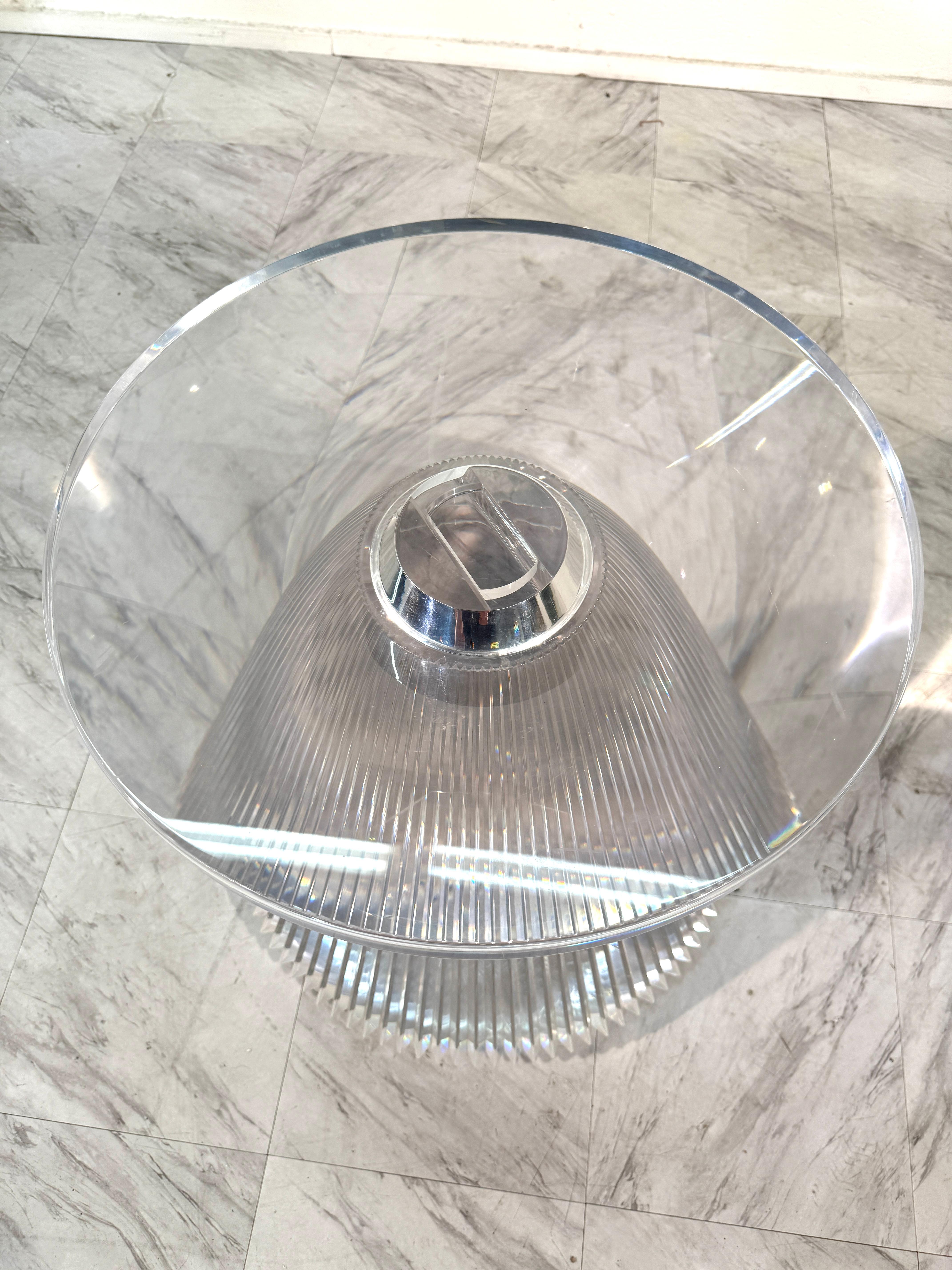 Acrylique Table d'appoint en acrylique transparent par Kartell, Italie, années 1970 en vente