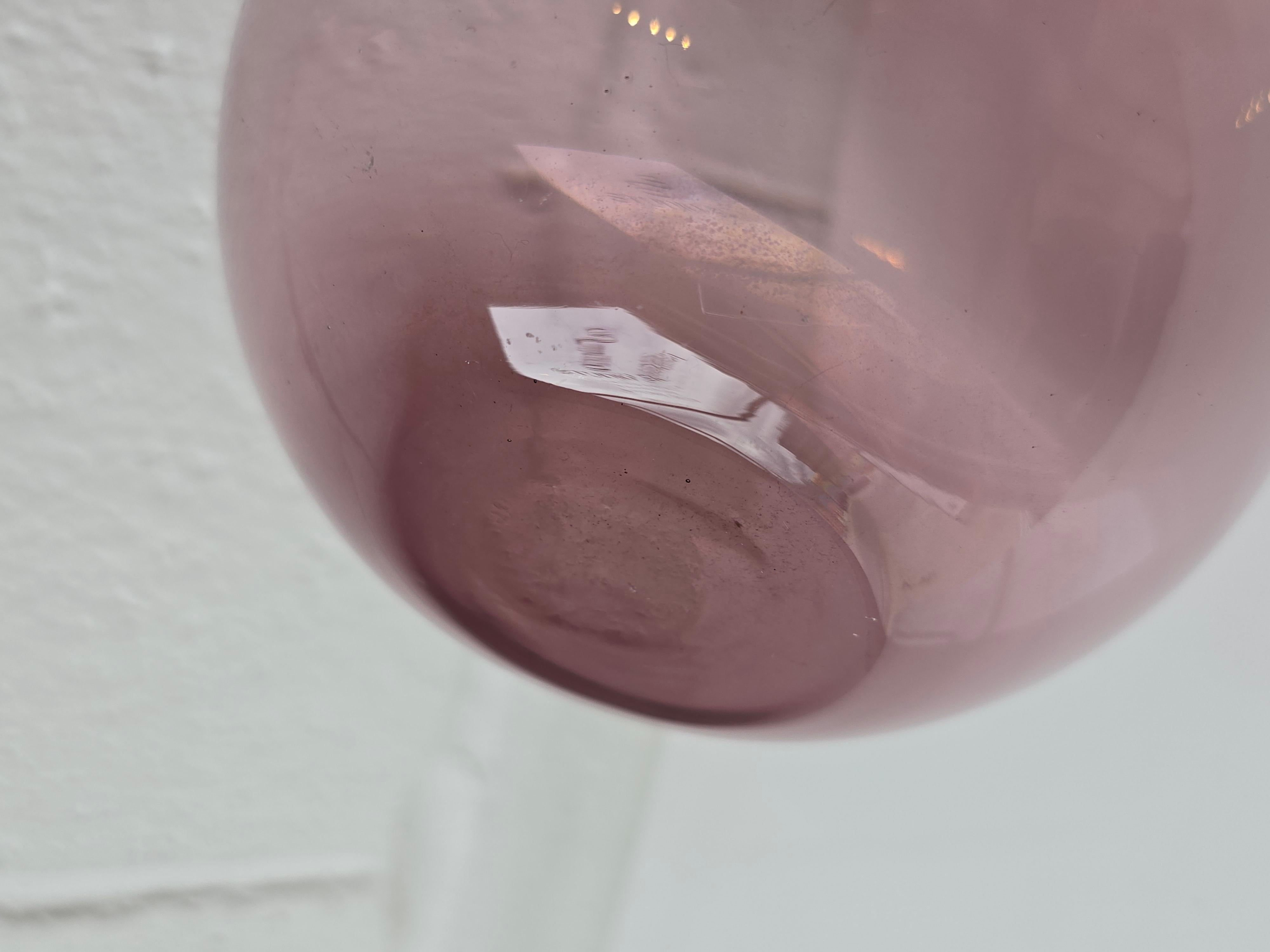 Fin du 20e siècle Ampoule pour vase en verre d'art violet améthyste transparente en vente