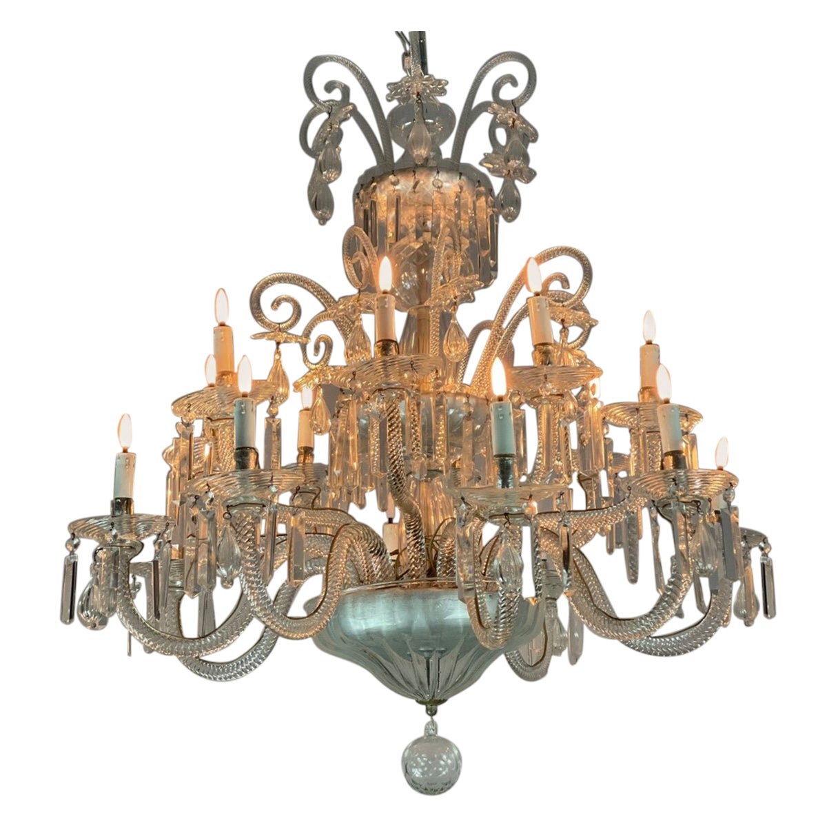 Lustre en verre soufflé transparent et pincé décoré de cristaux, Autriche en vente