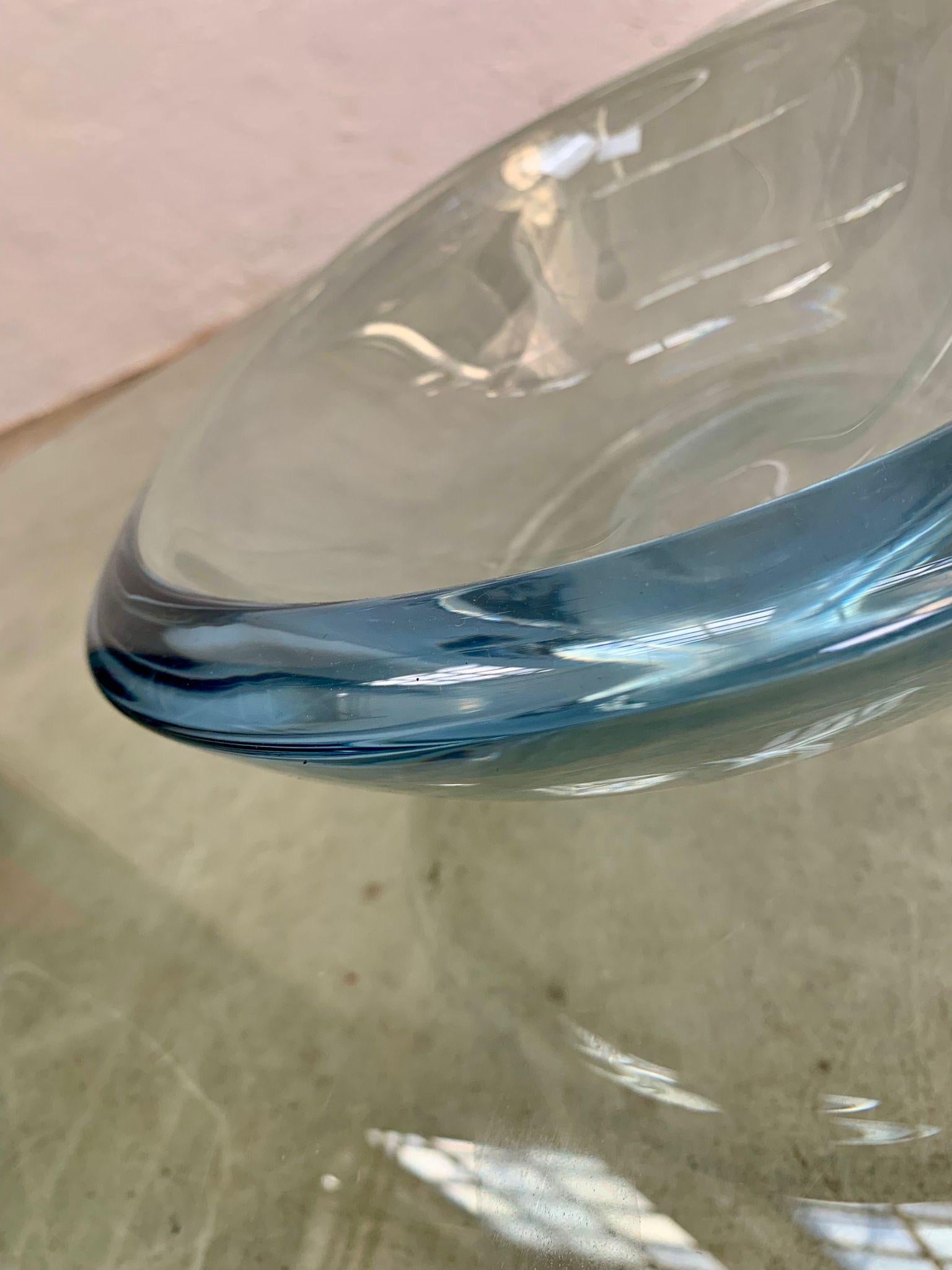 Transparent blue Murano glass bowl, 1970s In Good Condition For Sale In Milano, IT