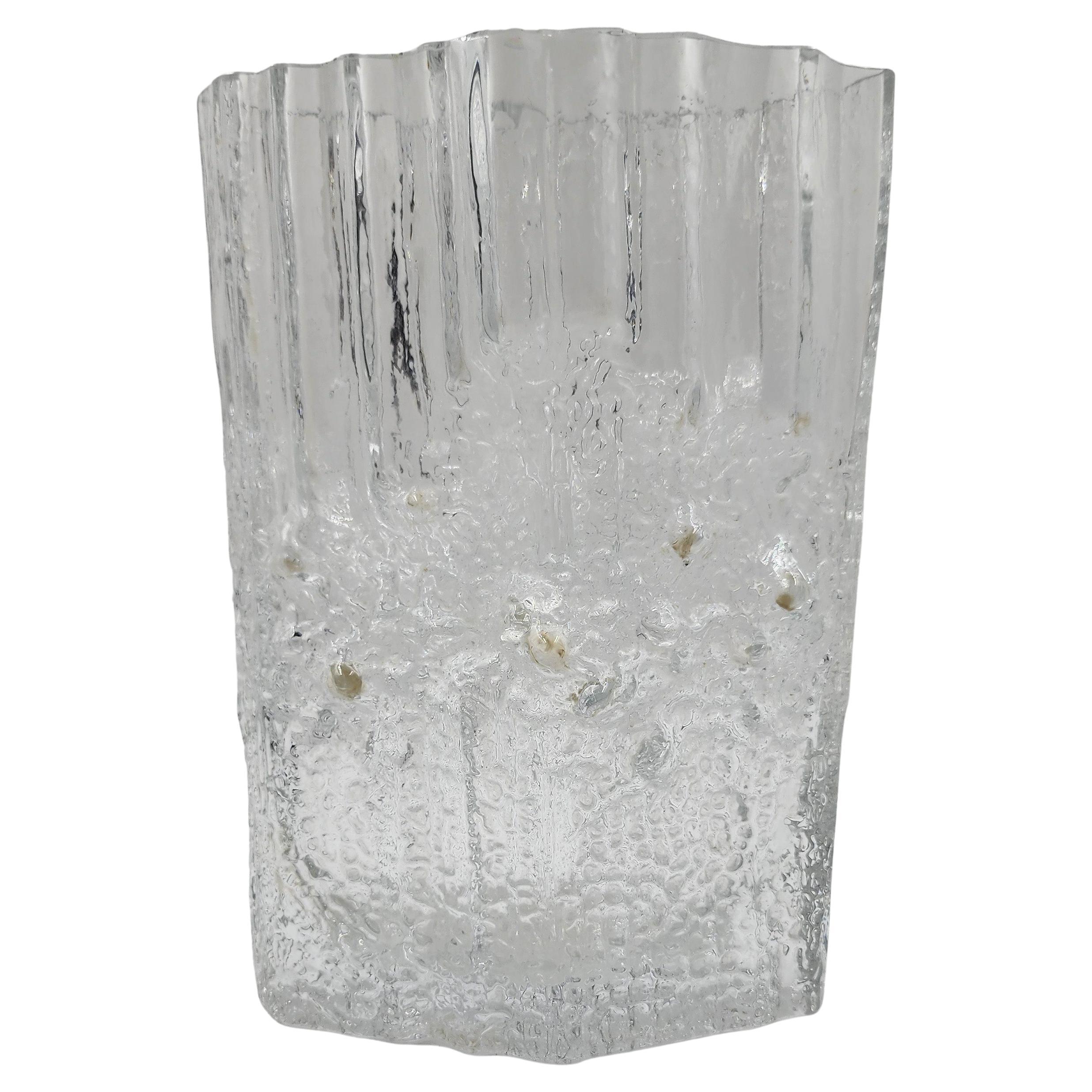 Jarrón de cristal finlandés transparente de TAPIO WIRKKALA en venta