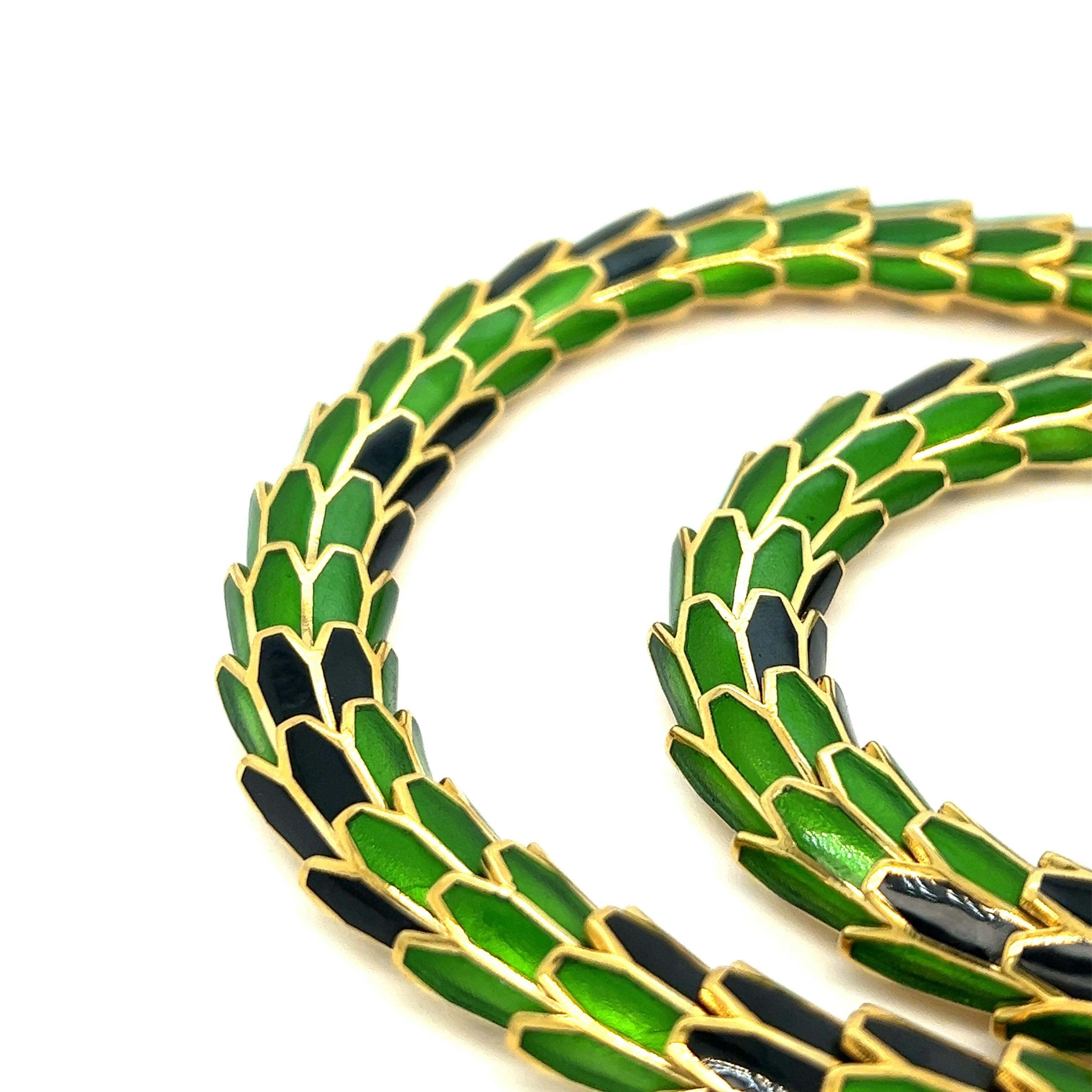 Women's Transparent Green & Black Enamel Snake Necklace For Sale