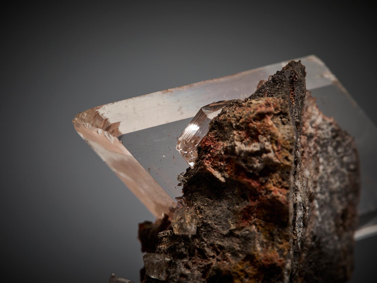 Transparent Gypsum (Selenite) Crystal on Matrix en vente 4