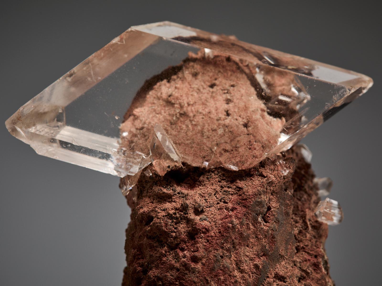 Transparent Gypsum (Selenite) Crystal on Matrix en vente 8