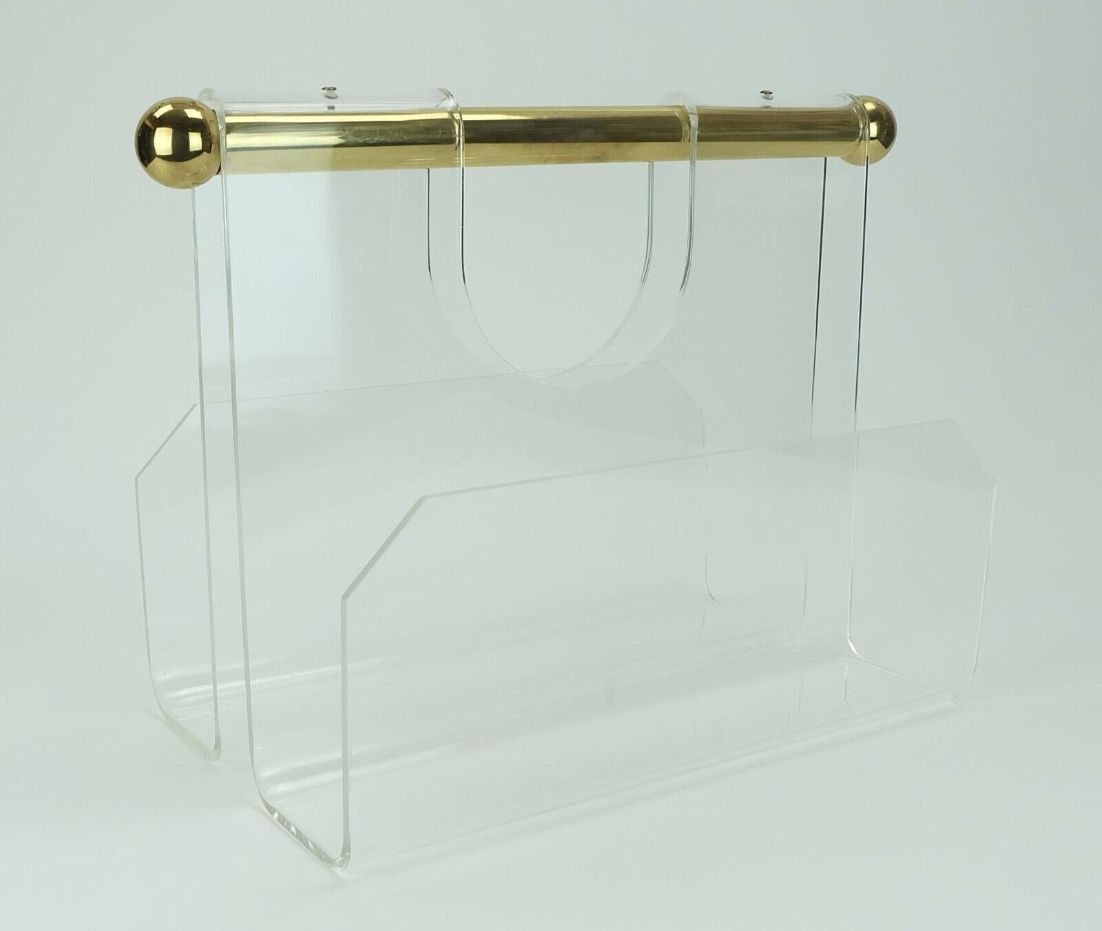 transparent lucite acrylic MAGAZINE RACK 1970s 1980s space age For Sale 4