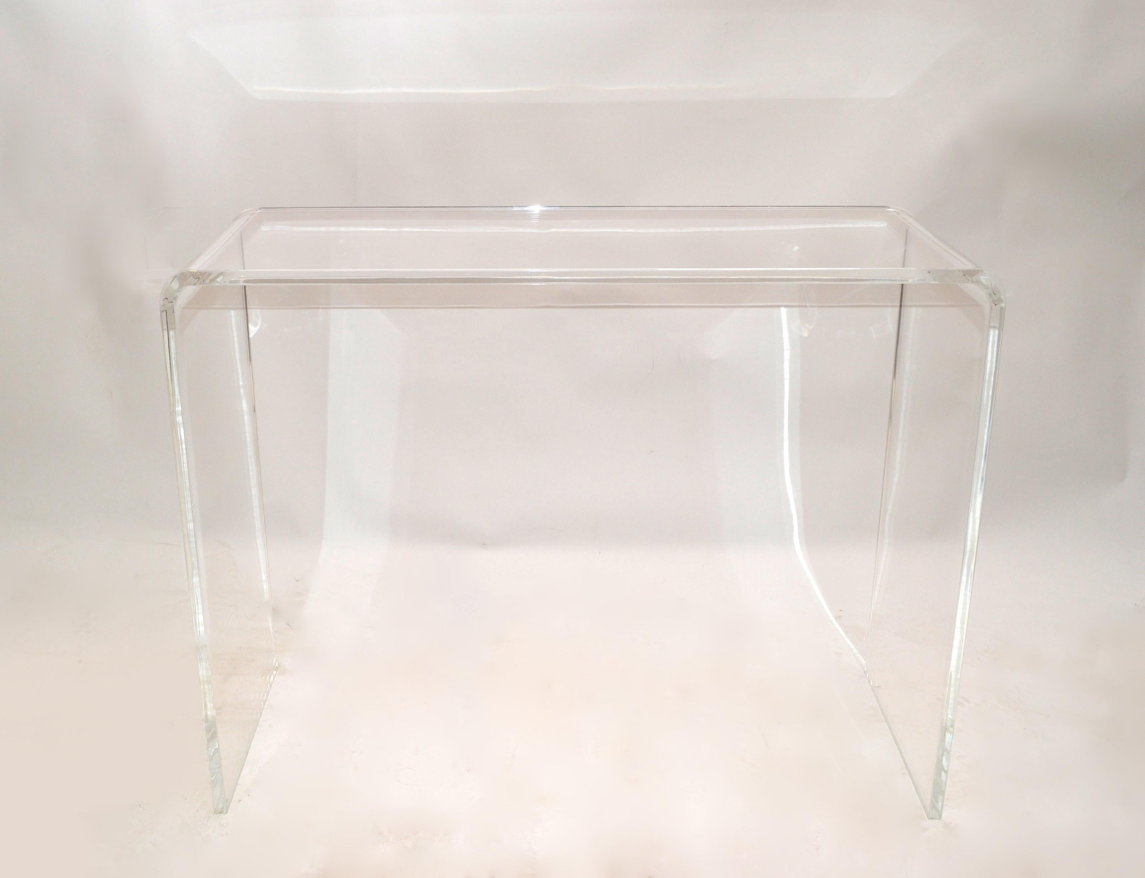 Transparent Mid-Century Modern Waterfall Lucite Console Table Hallway Table 1970 In Good Condition In Miami, FL
