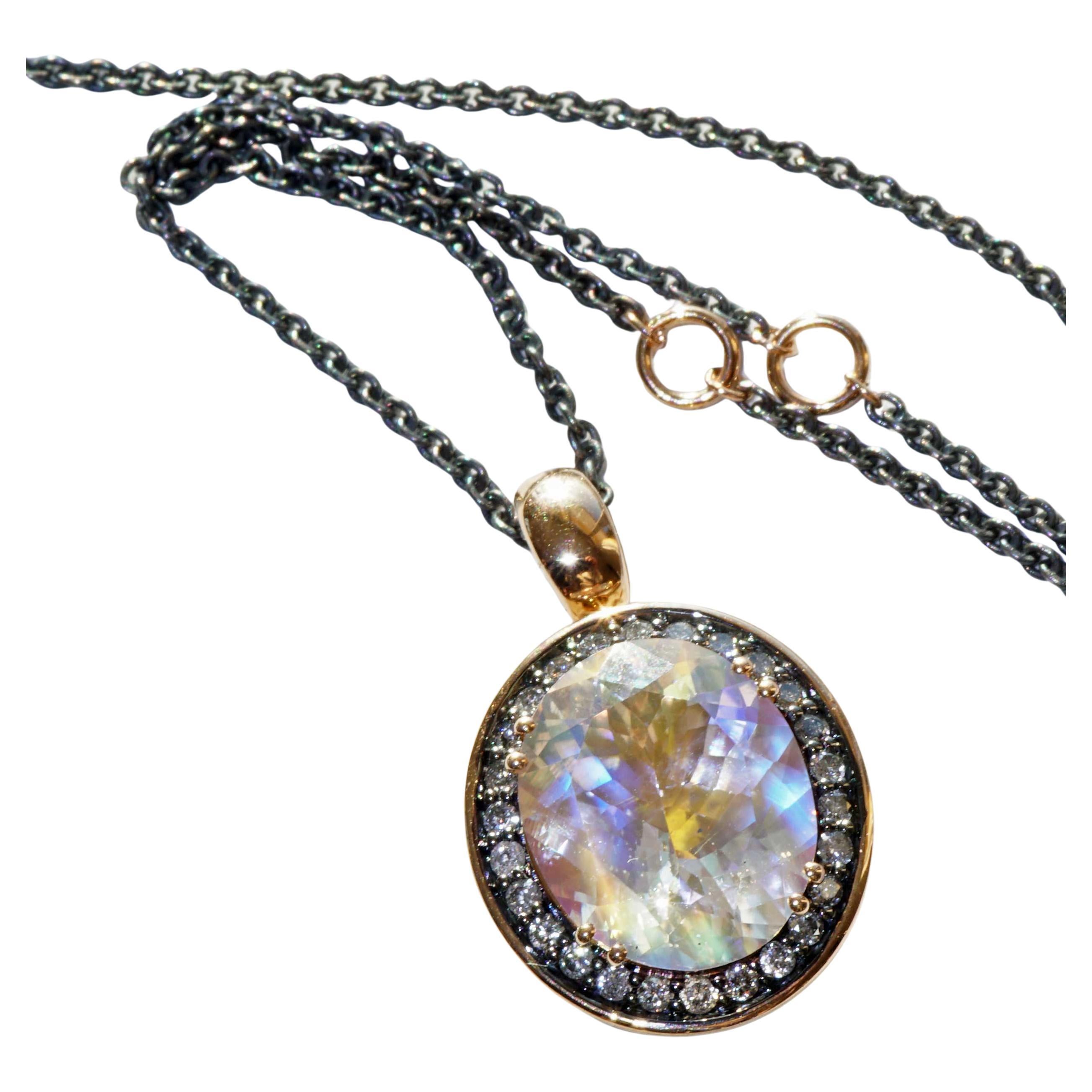 Ciondolo trasparente con pietra di luna e diamante Oro rodiato nero dal Madagascar in vendita