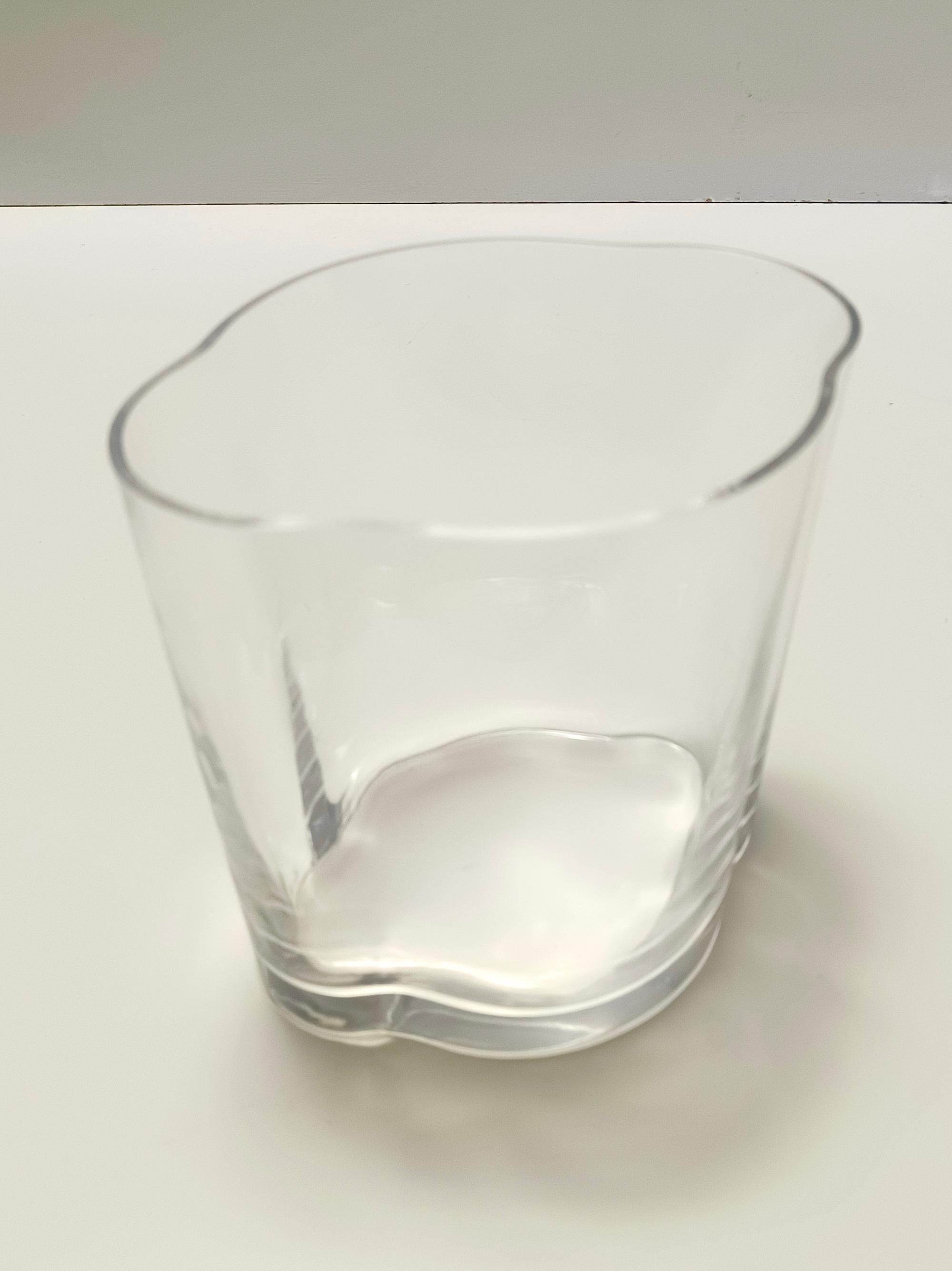 Vaso trasparente in vetro di Murano di Carlo Moretti, firmato, Italia anni '90 In condizioni ottime in vendita a Bresso, Lombardy