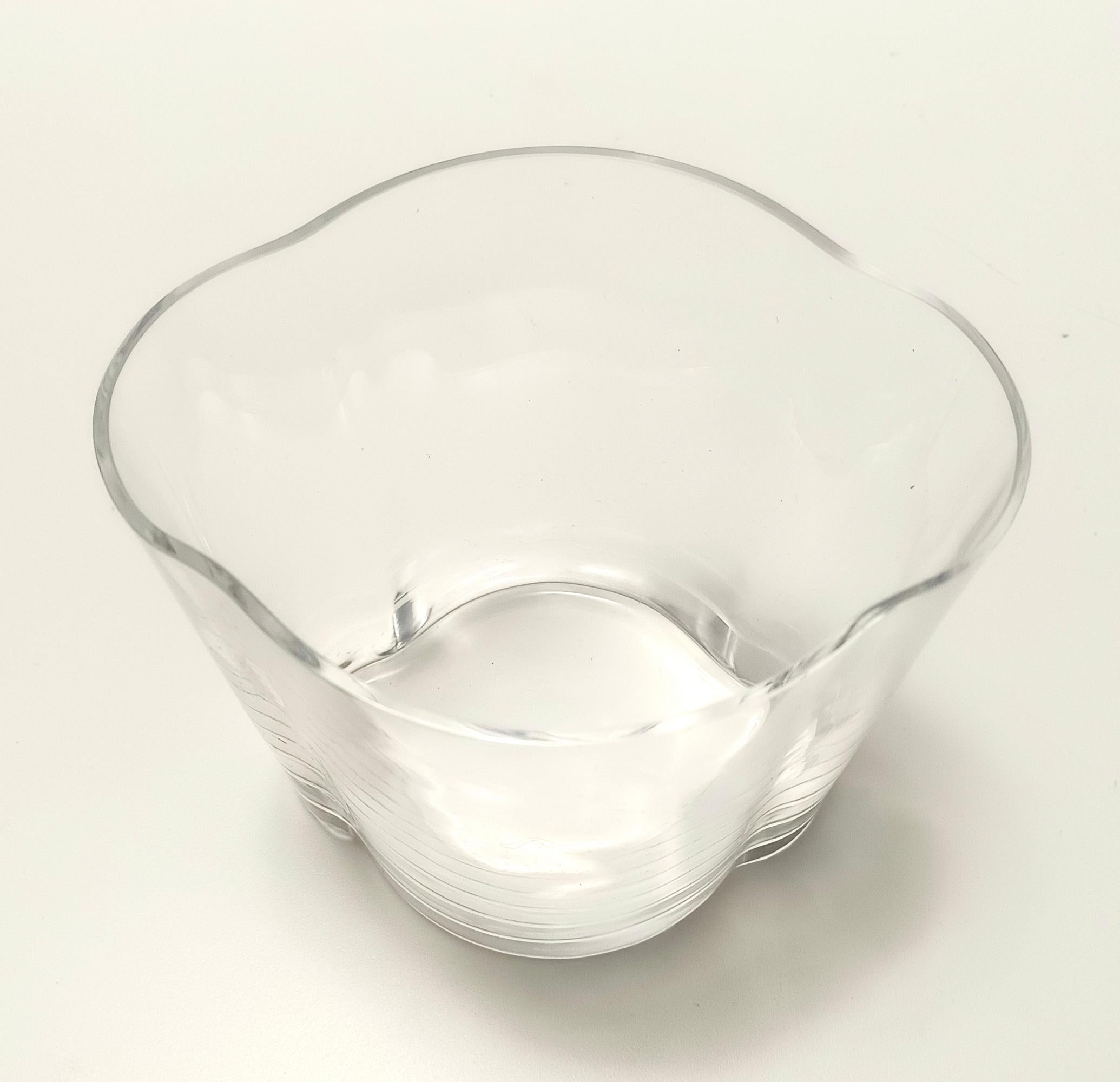 Fine XX secolo Vaso trasparente in vetro di Murano di Carlo Moretti, firmato, Italia anni '90 in vendita