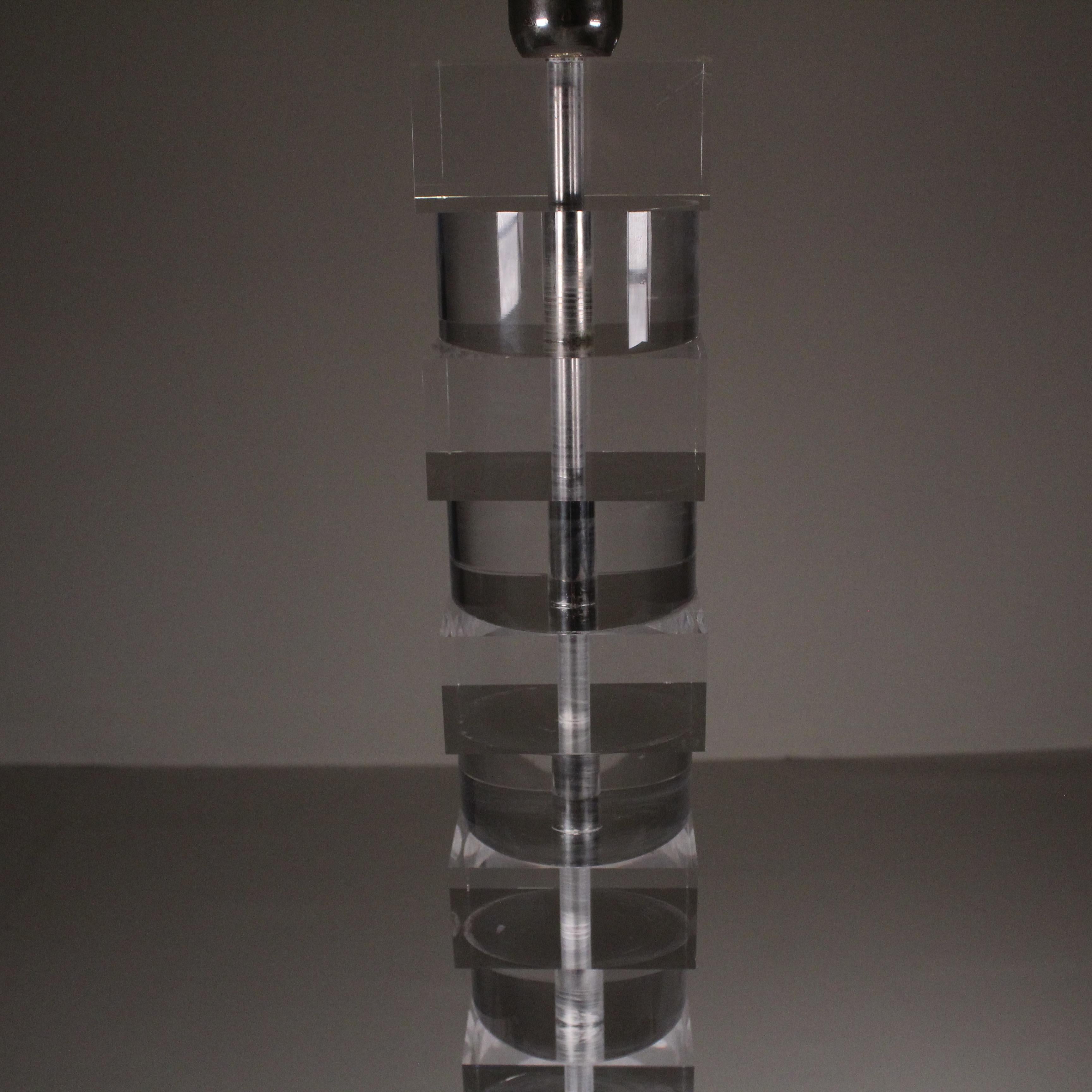 Lampada in plexiglass trasparente, manifattura italiana, anni '70 in vendita 4