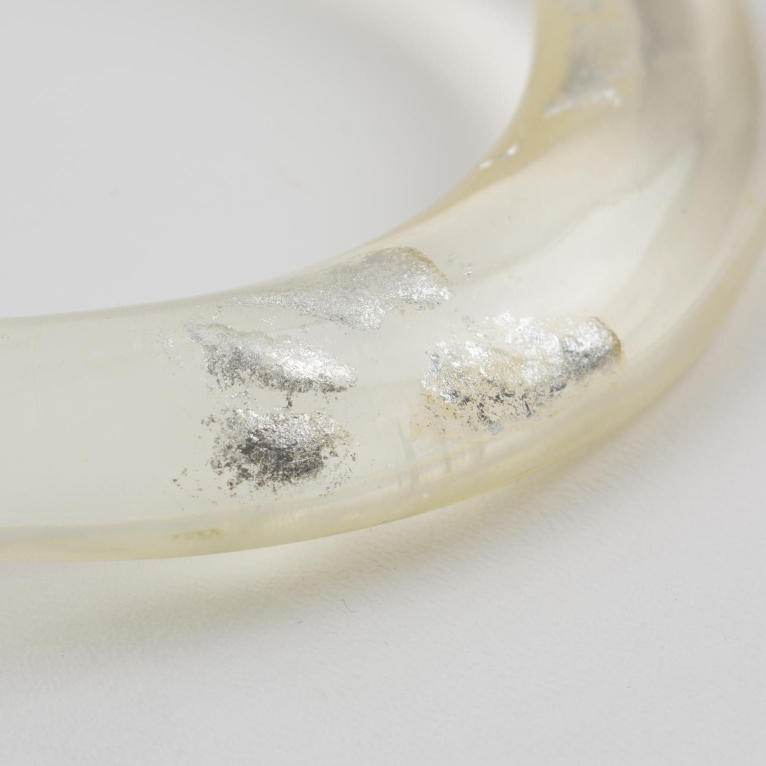 Collana con collare rigido in resina trasparente con inclusioni di scaglie d'argento in vendita 4
