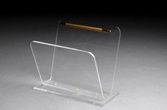 Transparent Space Age magazine rack made of acrylic, 1980s, Hollywood Regency.