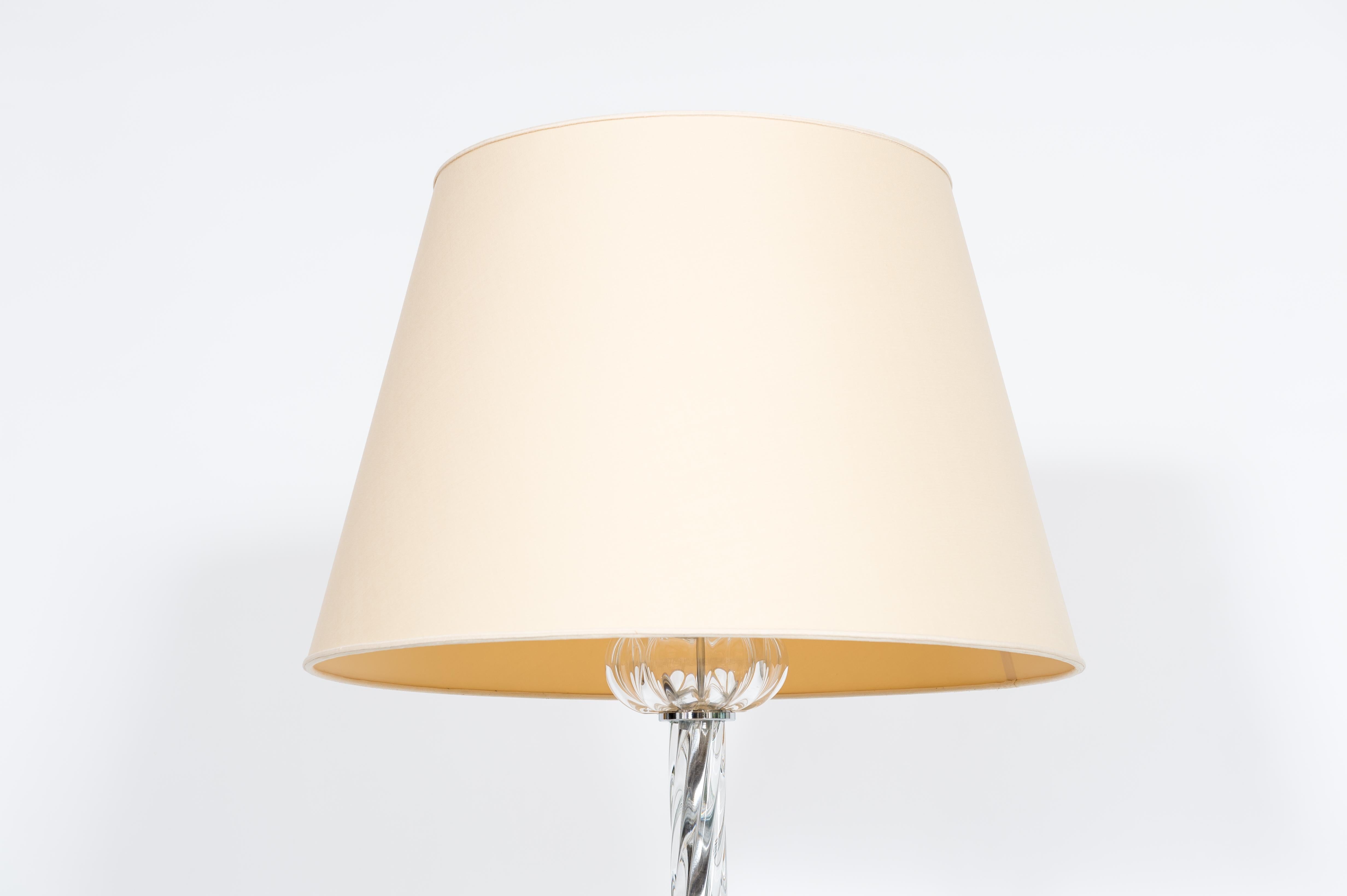 Moderno Lampada da terra contemporanea di Murano in vetro soffiato trasparente Torchon Design in vendita