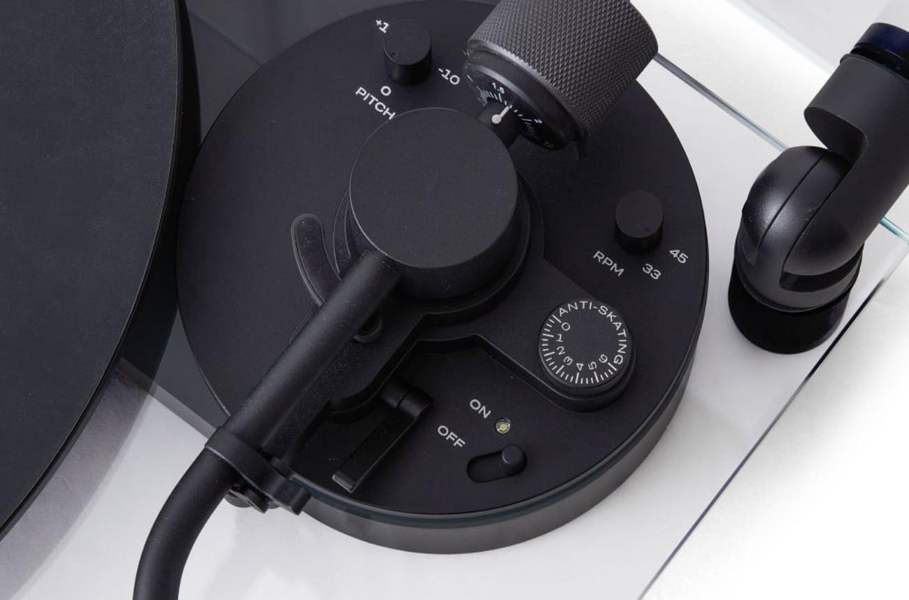 Swedish Transparent Turntable in Black by Transparent For Sale
