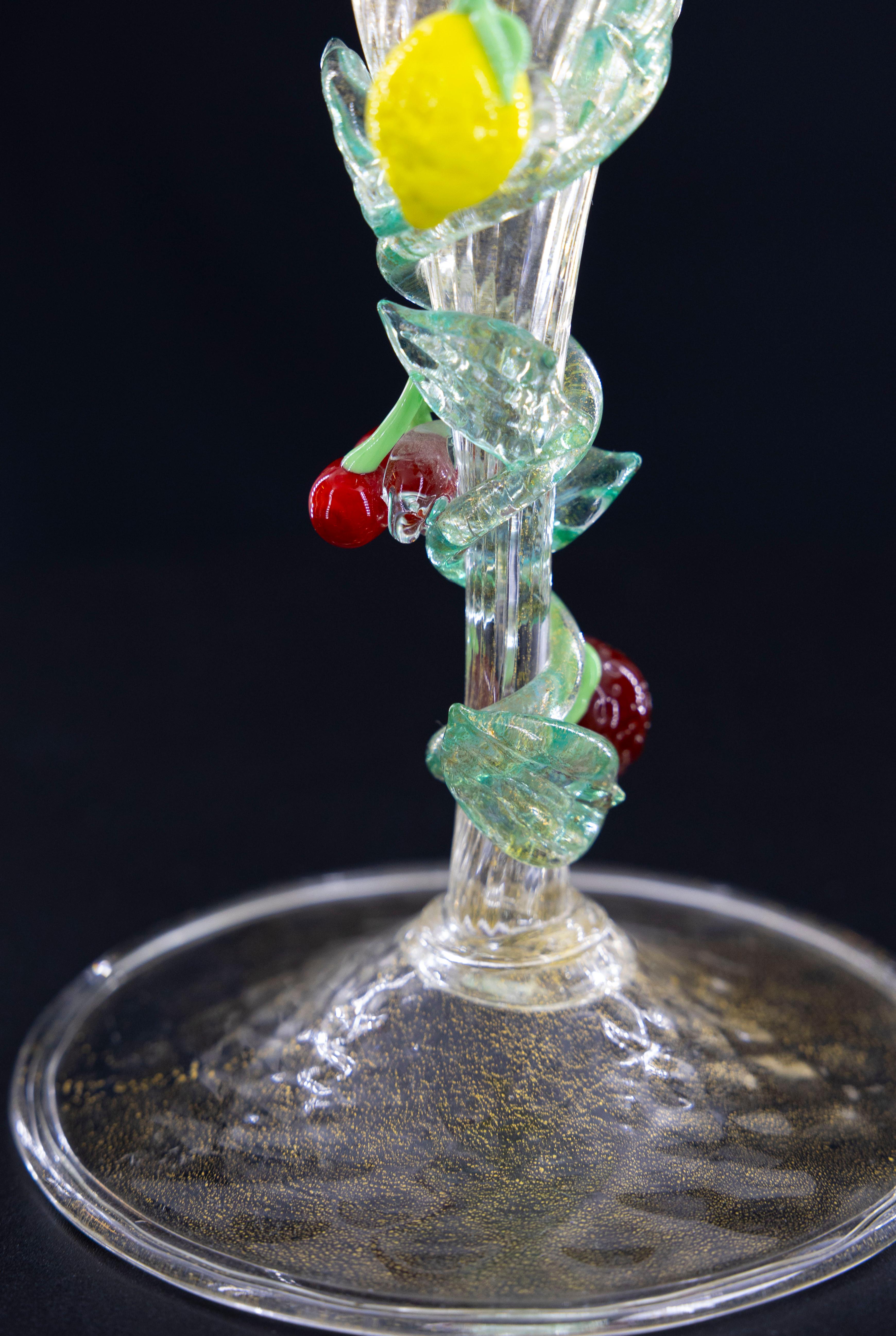 Fatto a mano Vetro a stelo veneziano trasparente di Murano con finiture dorate Italia anni '90 in vendita