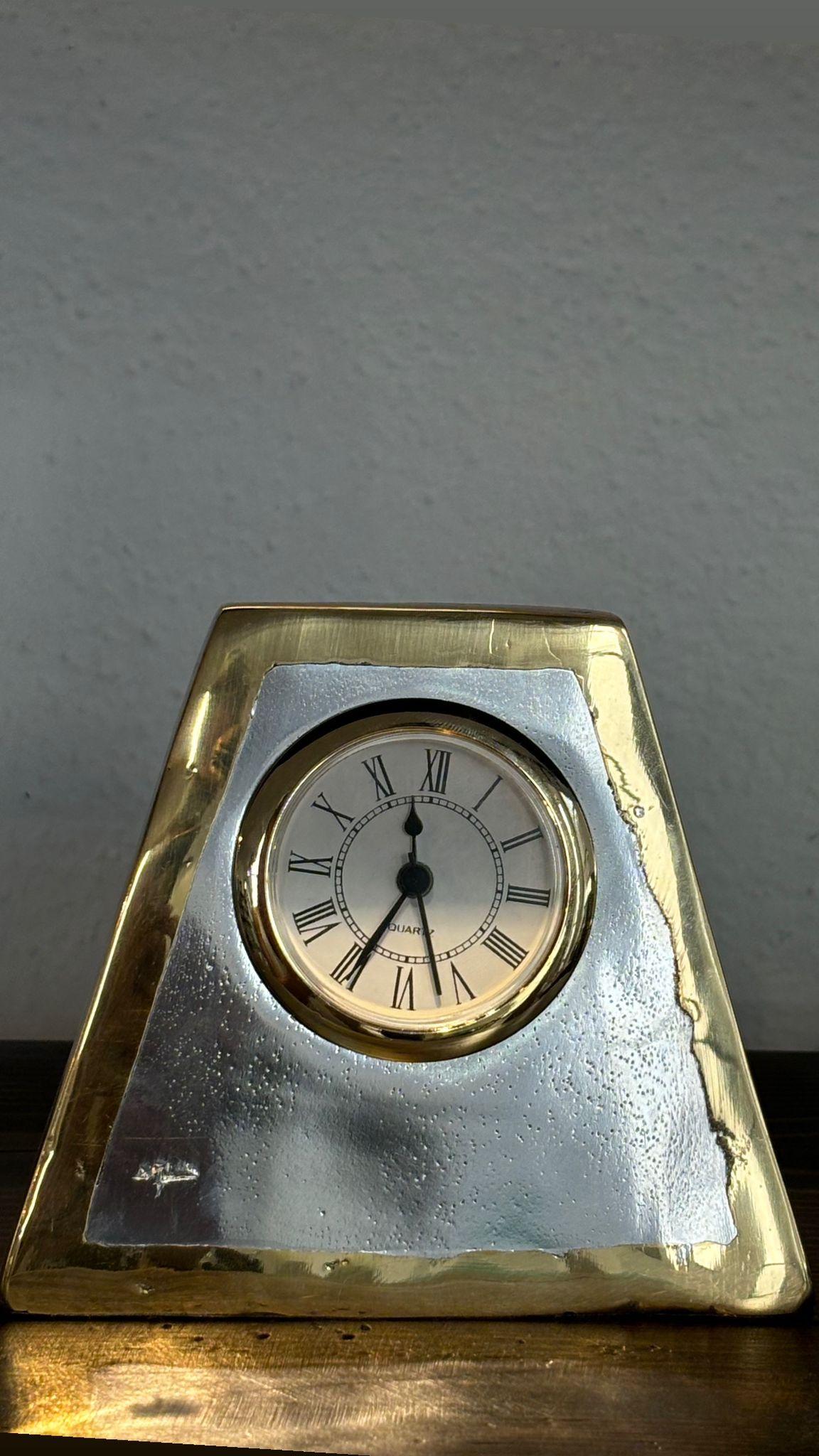 Trapeze Clock D013 handmade in cast brass & aluminium In New Condition For Sale In Benahavis, AN