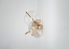 Applique Trapezi di SilvioMondinoStudio: applique contemporanea in ottone e vetro di Murano