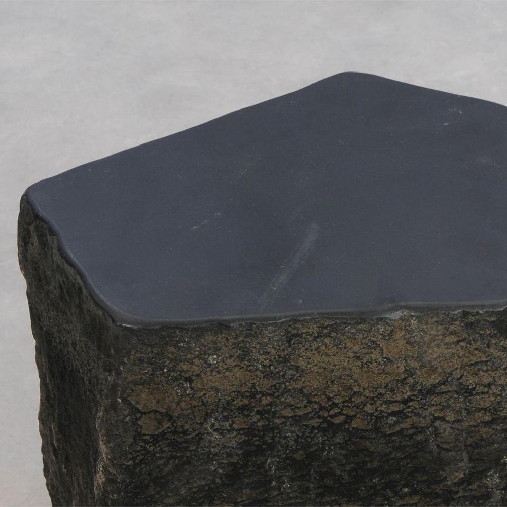 Pierre Table d'appoint Trapèze Basalte n°1 en vente