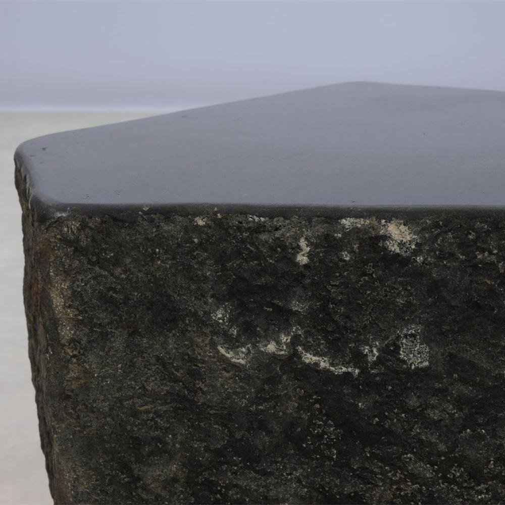 Table d'appoint Trapèze Basalte n°1 en vente 1