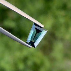 Trapezoid Cut Parti Sapphire Gemstone 1.85 Ct Madagascar Sapphire for Jewelry