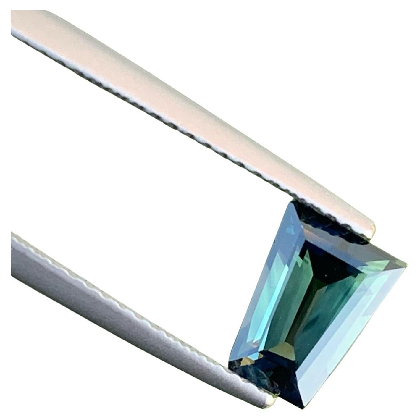 Trapezoid Cut Parti Sapphire Gemstone 1.85 Ct Madagascar Sapphire for Jewelry