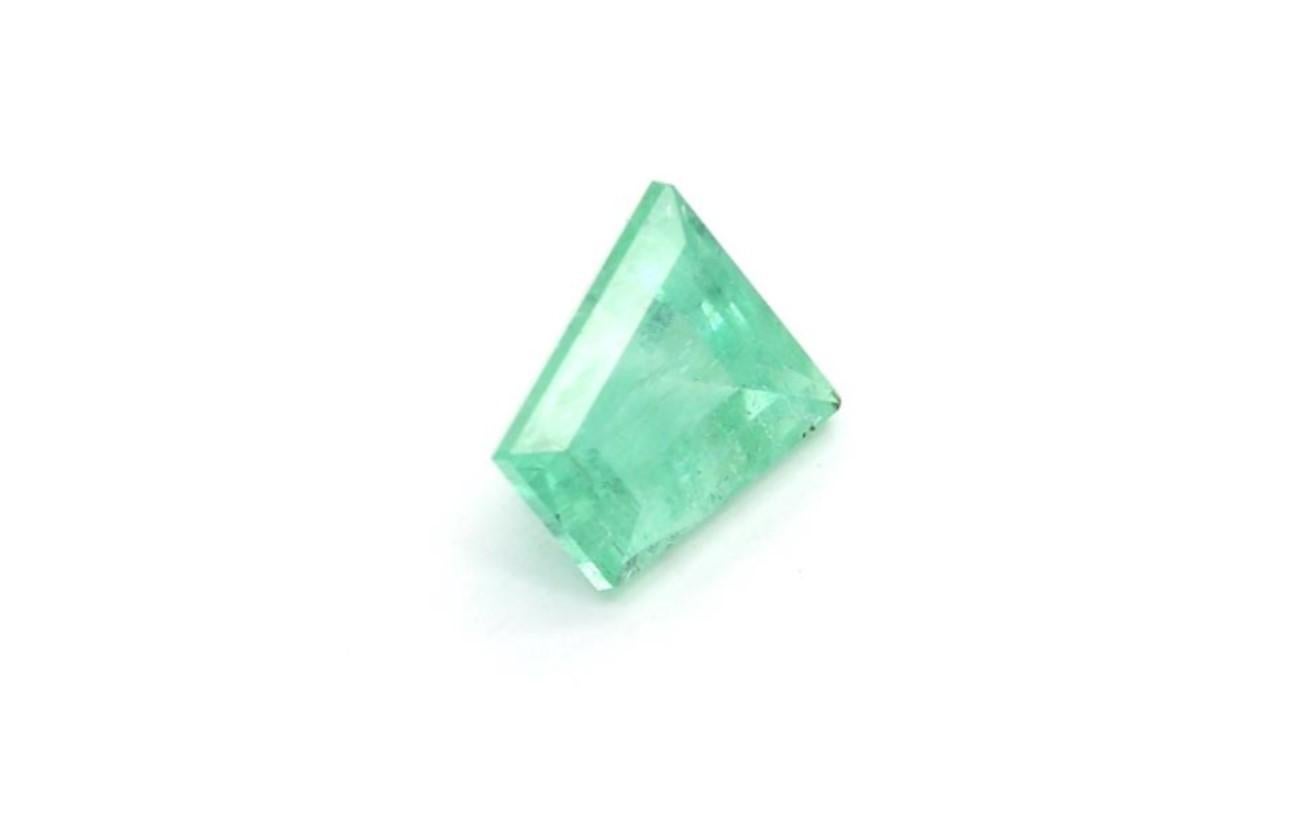 Trapezoid Cut Trapezoid Shape Urals Emerald 2.73 Carat for Bespoke Jewelry  For Sale