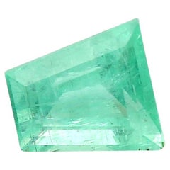 Trapezoid Shape Urals Emerald 2.73 Carat for Bespoke Jewelry 