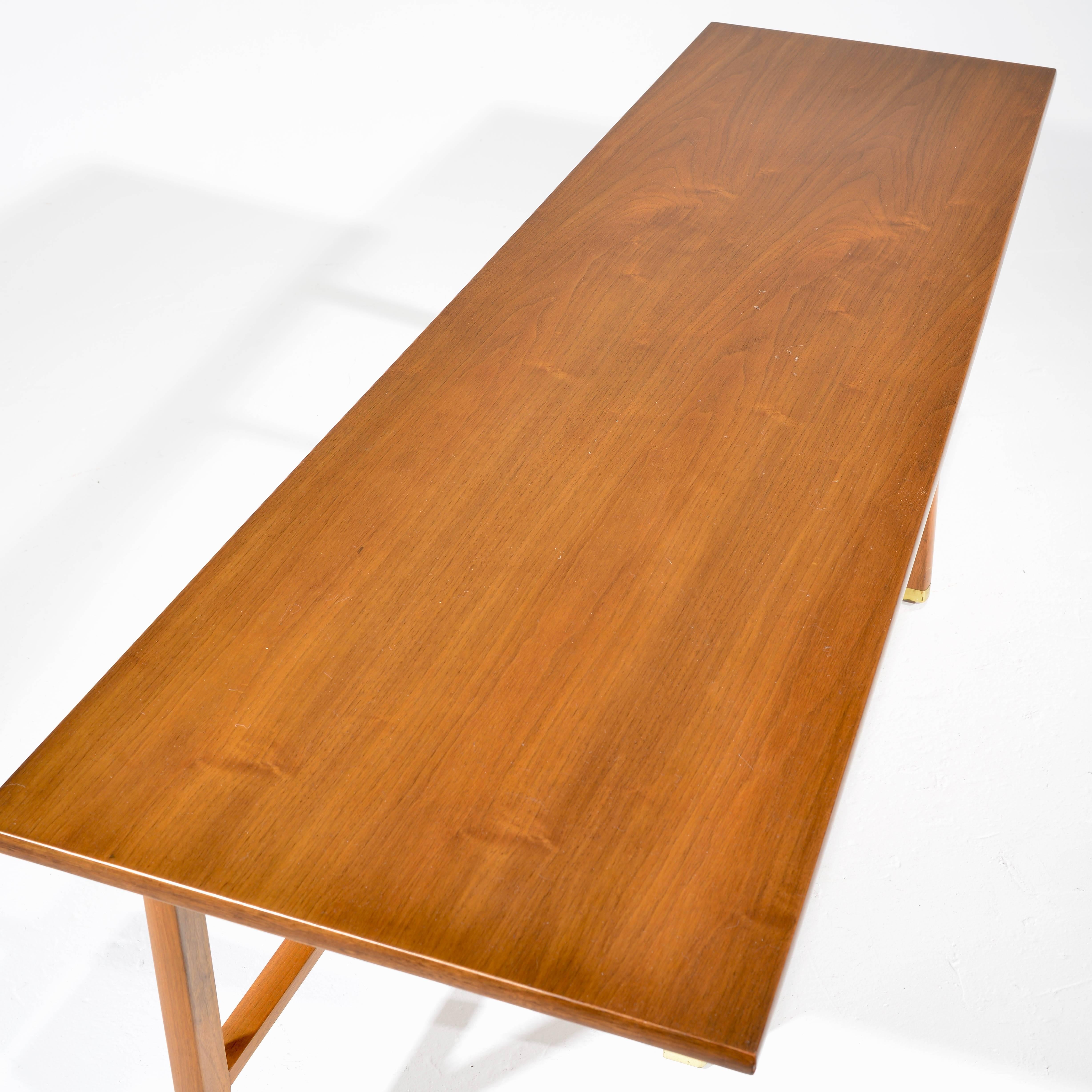 Trapezoid Top Wormley for Dunbar Coffee Table In Excellent Condition For Sale In Los Angeles, CA