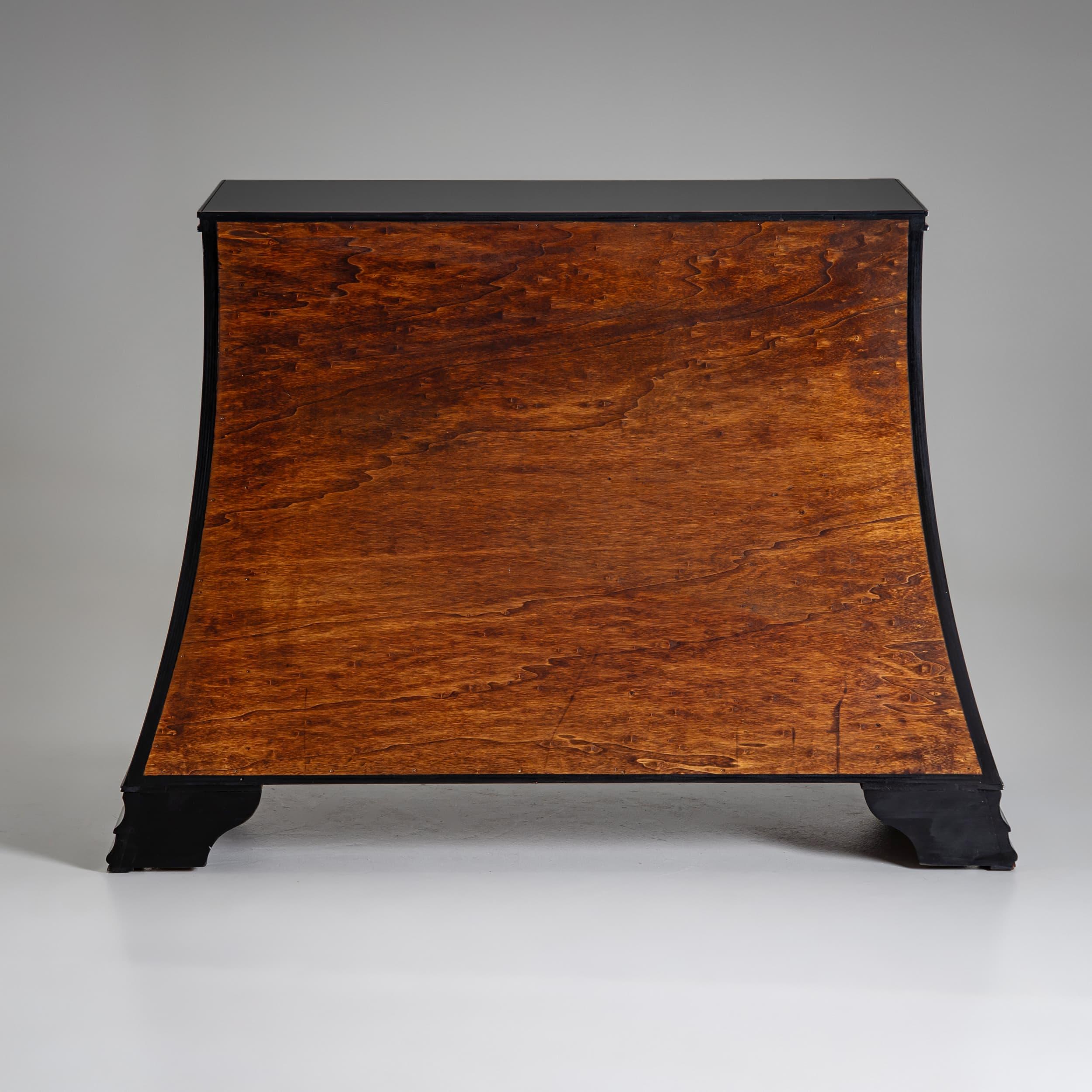 Commode nero trapezoidale, fine XX secolo in vendita 5