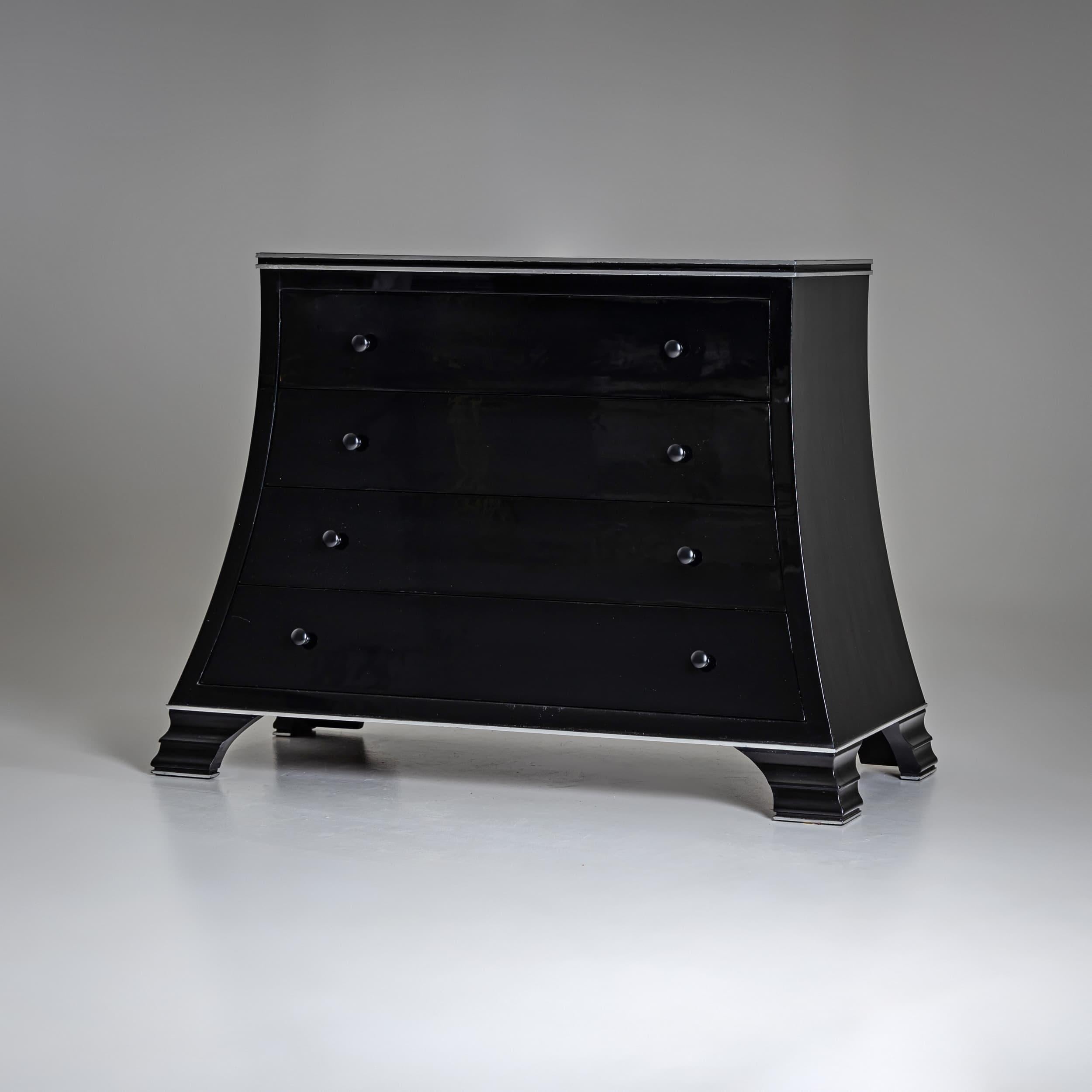Moderno Commode nero trapezoidale, fine XX secolo in vendita