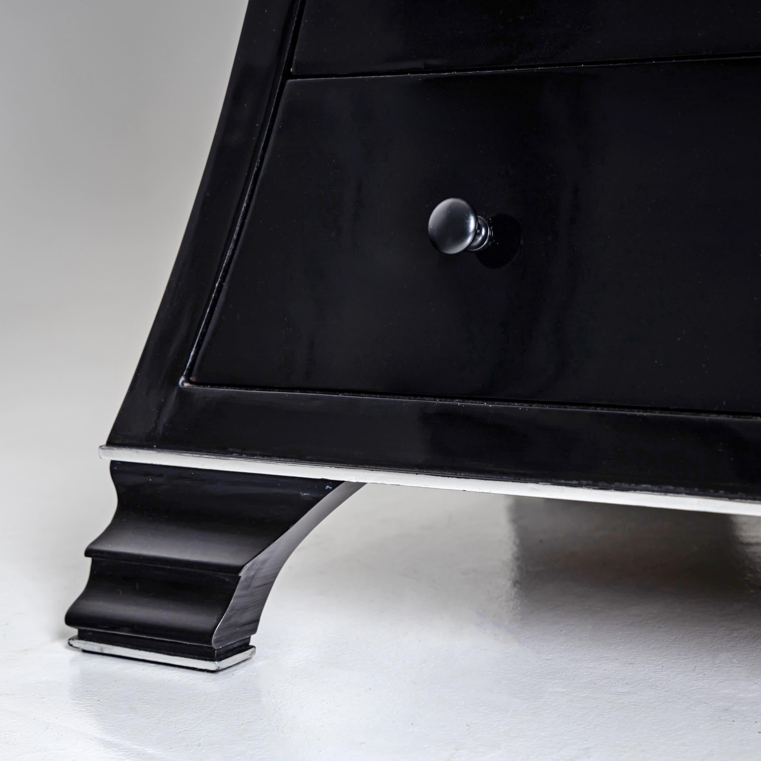 Commode nero trapezoidale, fine XX secolo in vendita 1