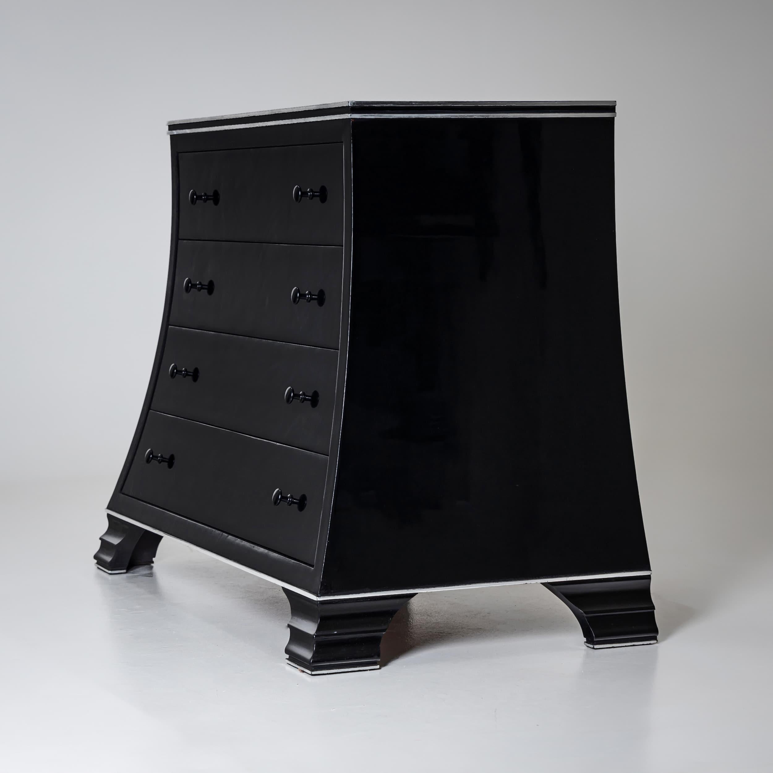 Commode nero trapezoidale, fine XX secolo in vendita 4