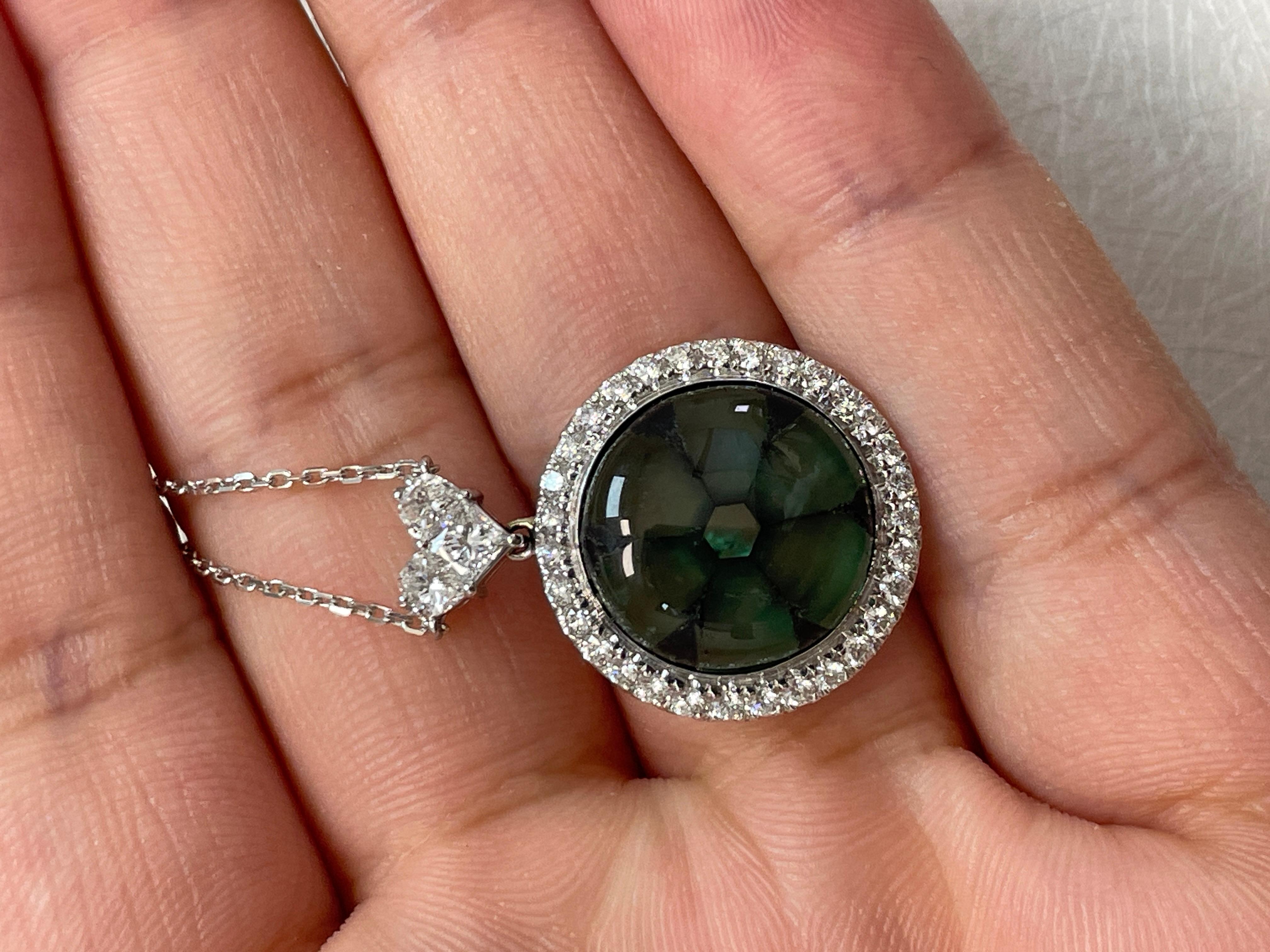 Smeraldo Trapiche Cabochon con diamanti a forma di cuore e catena in oro bianco 18k in vendita 8