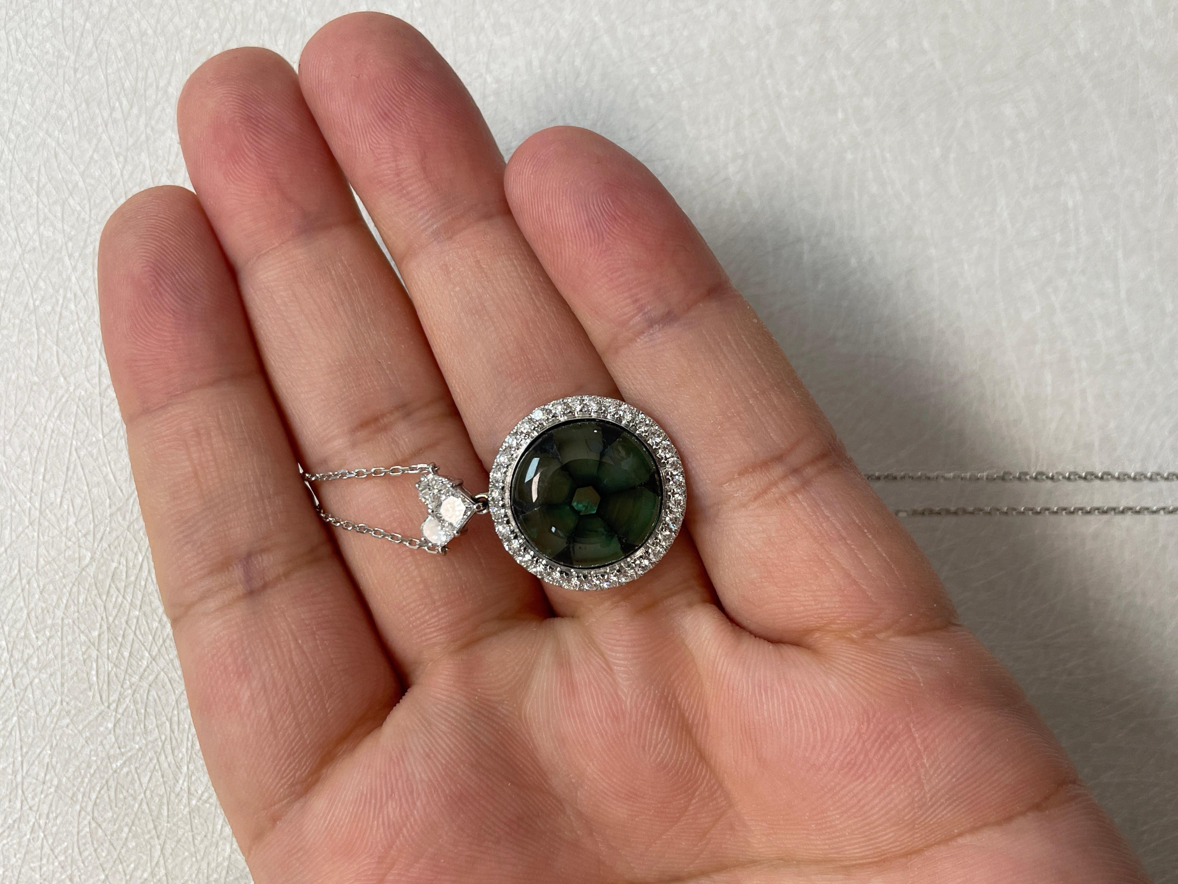 Smeraldo Trapiche Cabochon con diamanti a forma di cuore e catena in oro bianco 18k in vendita 10