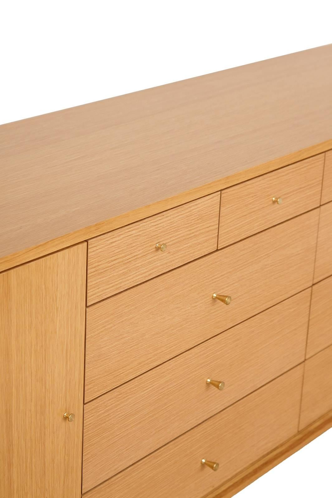 Trapp 20-Drawer White Oak Dresser In Excellent Condition For Sale In New York, NY