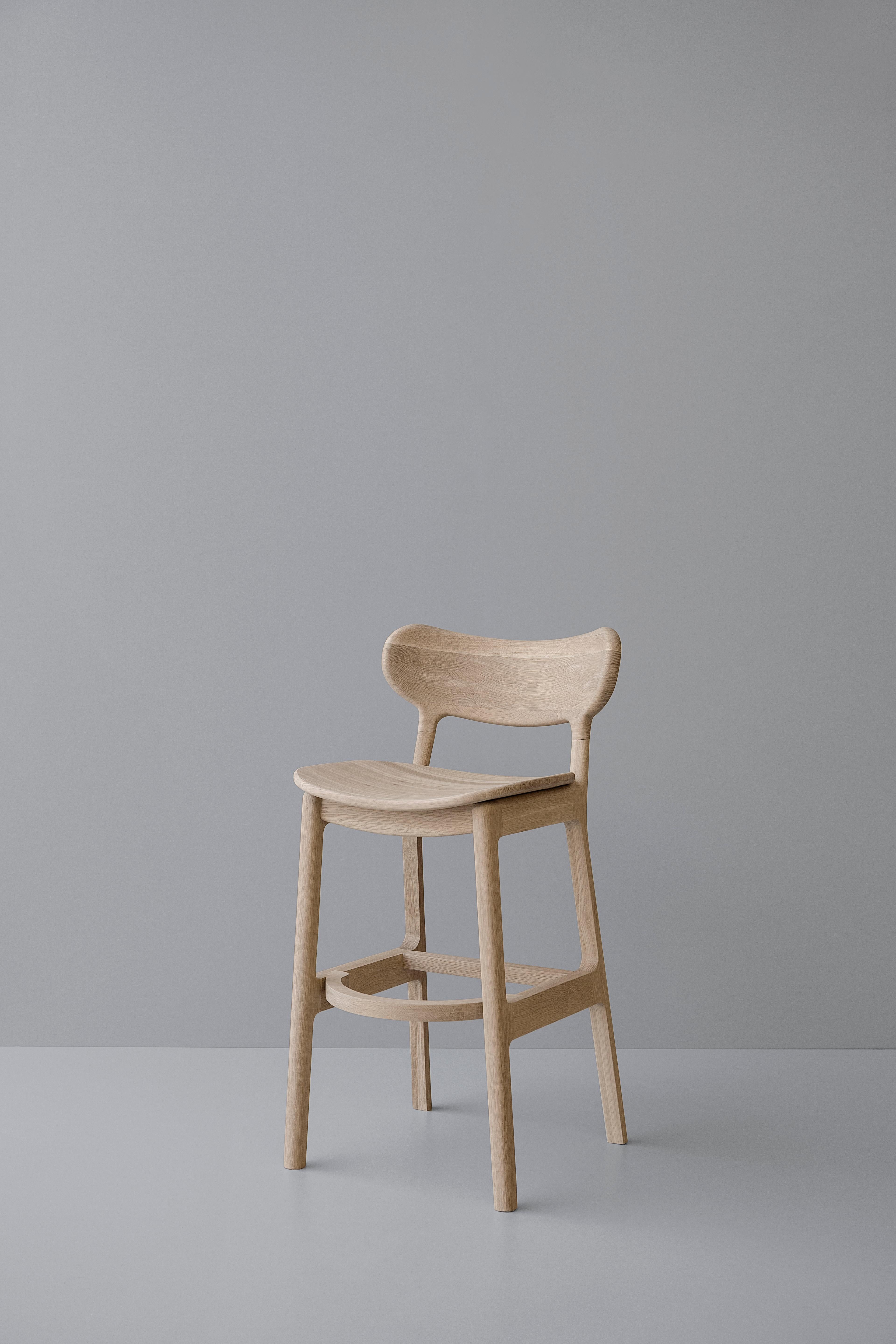 Trasiego barstool by Arturo Verástegui
Dimensions: D 47 x W 53 x H 99 cm
Materials: oak wood.

High dining chair made of natural white oak.

Sebastián Angeles is an Industrial Designer originally from Mexico City who graduated from the Anáhuac